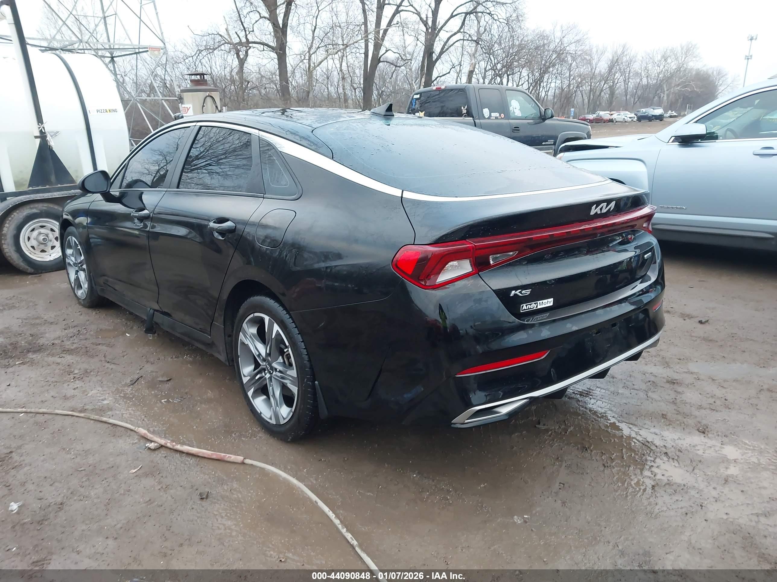 KIA K5 image 3