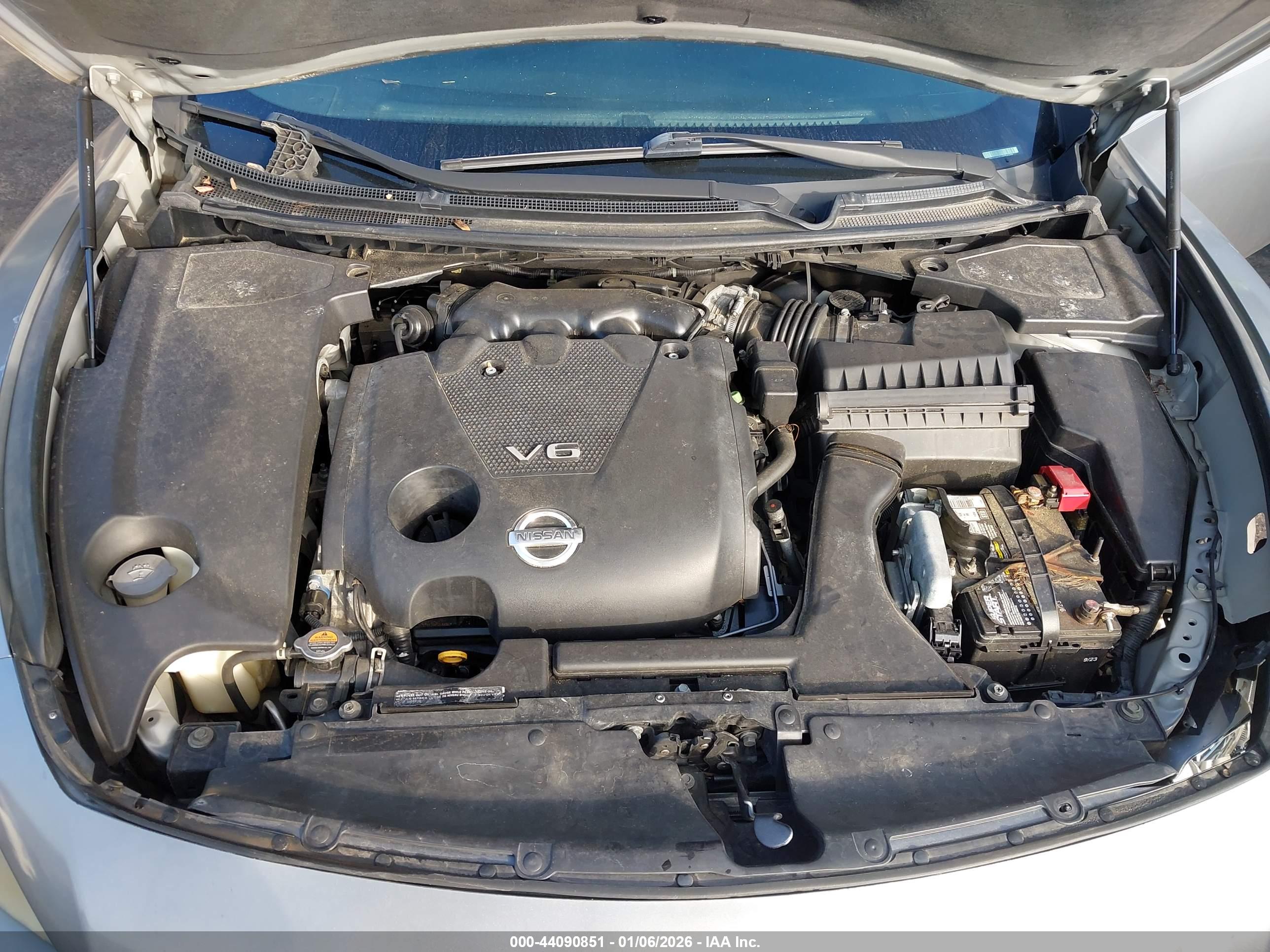 NISSAN MAXIMA image 10