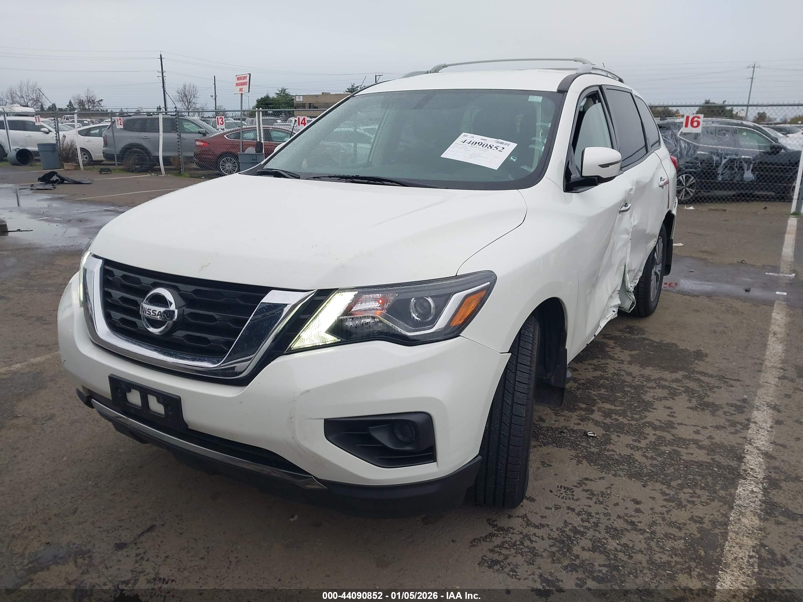 NISSAN PATHFINDER image 2