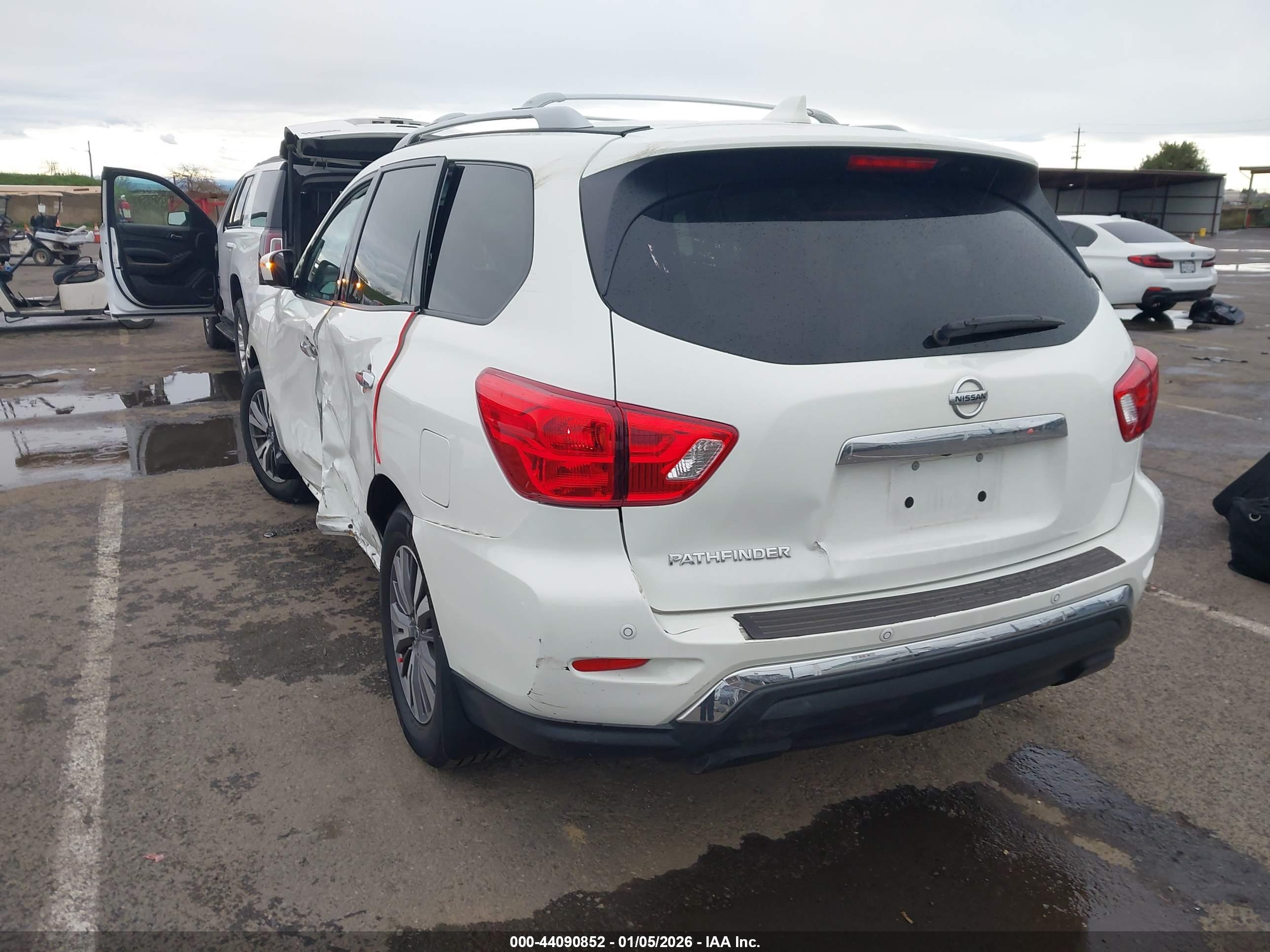 NISSAN PATHFINDER image 3