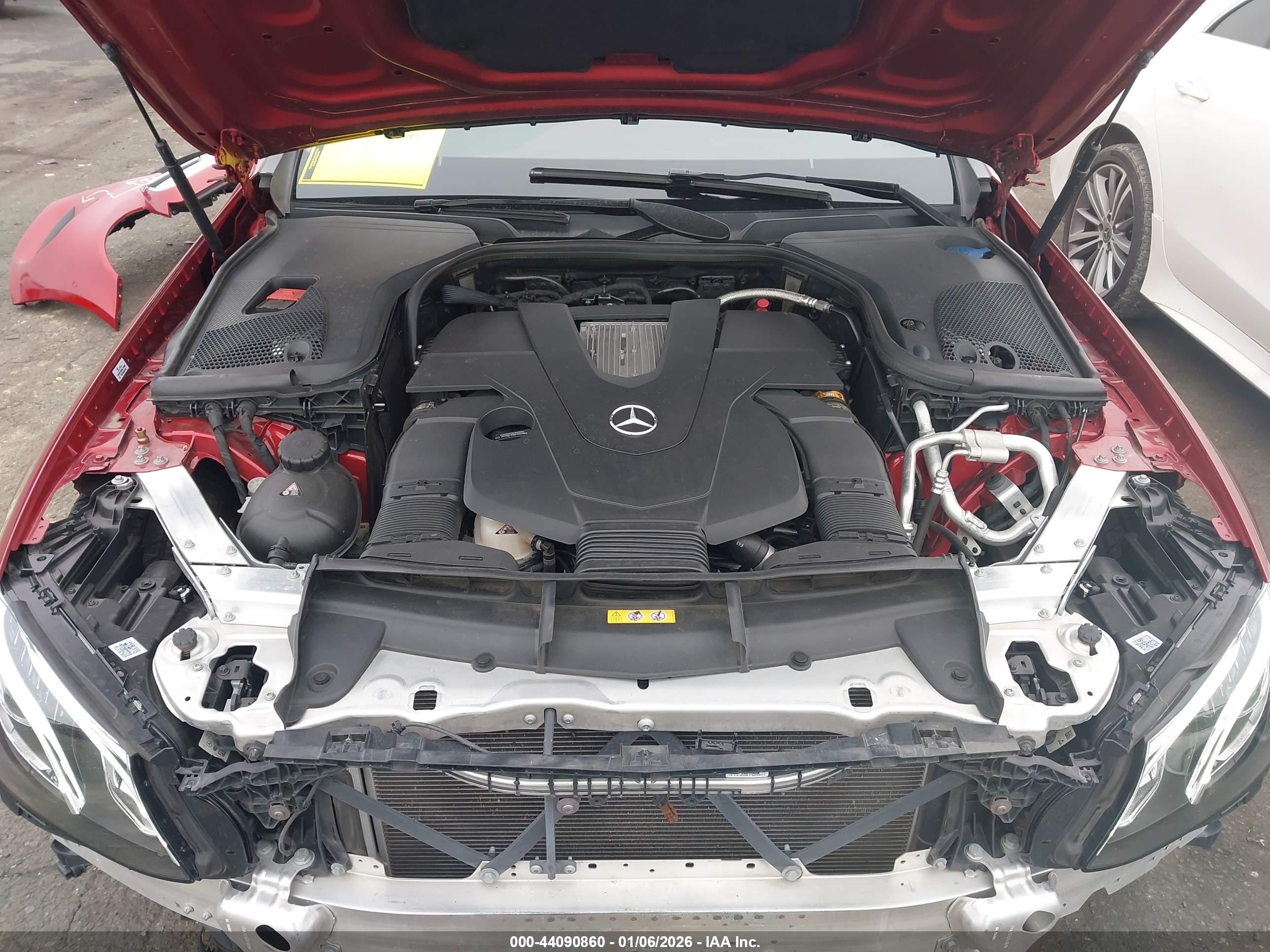 MERCEDES-BENZ E image 10