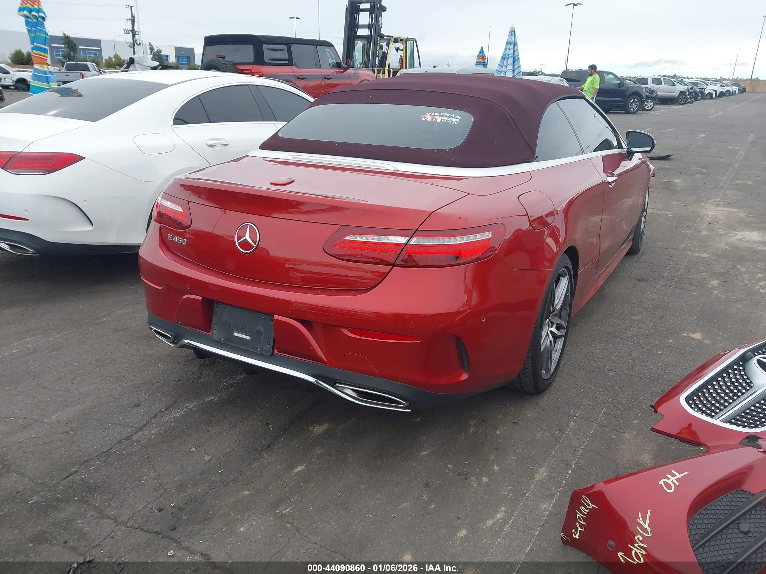 MERCEDES-BENZ E image 4