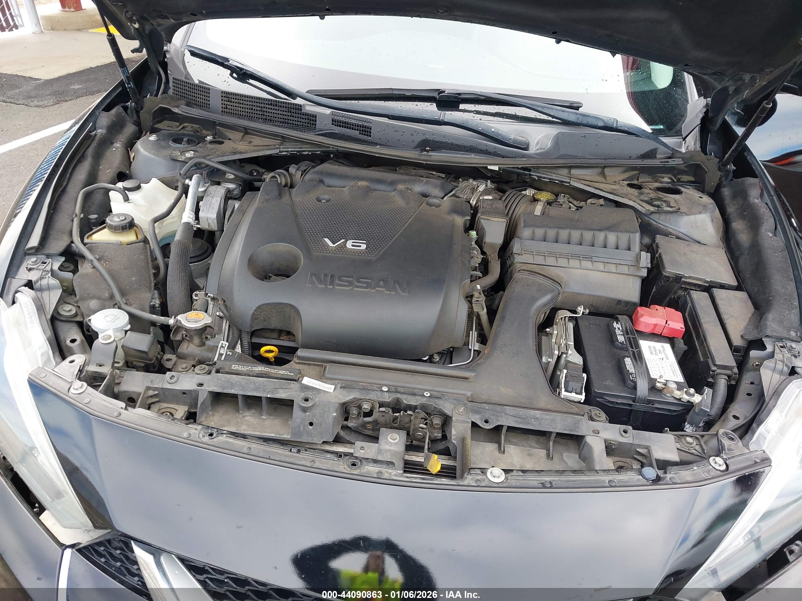 NISSAN MAXIMA image 10