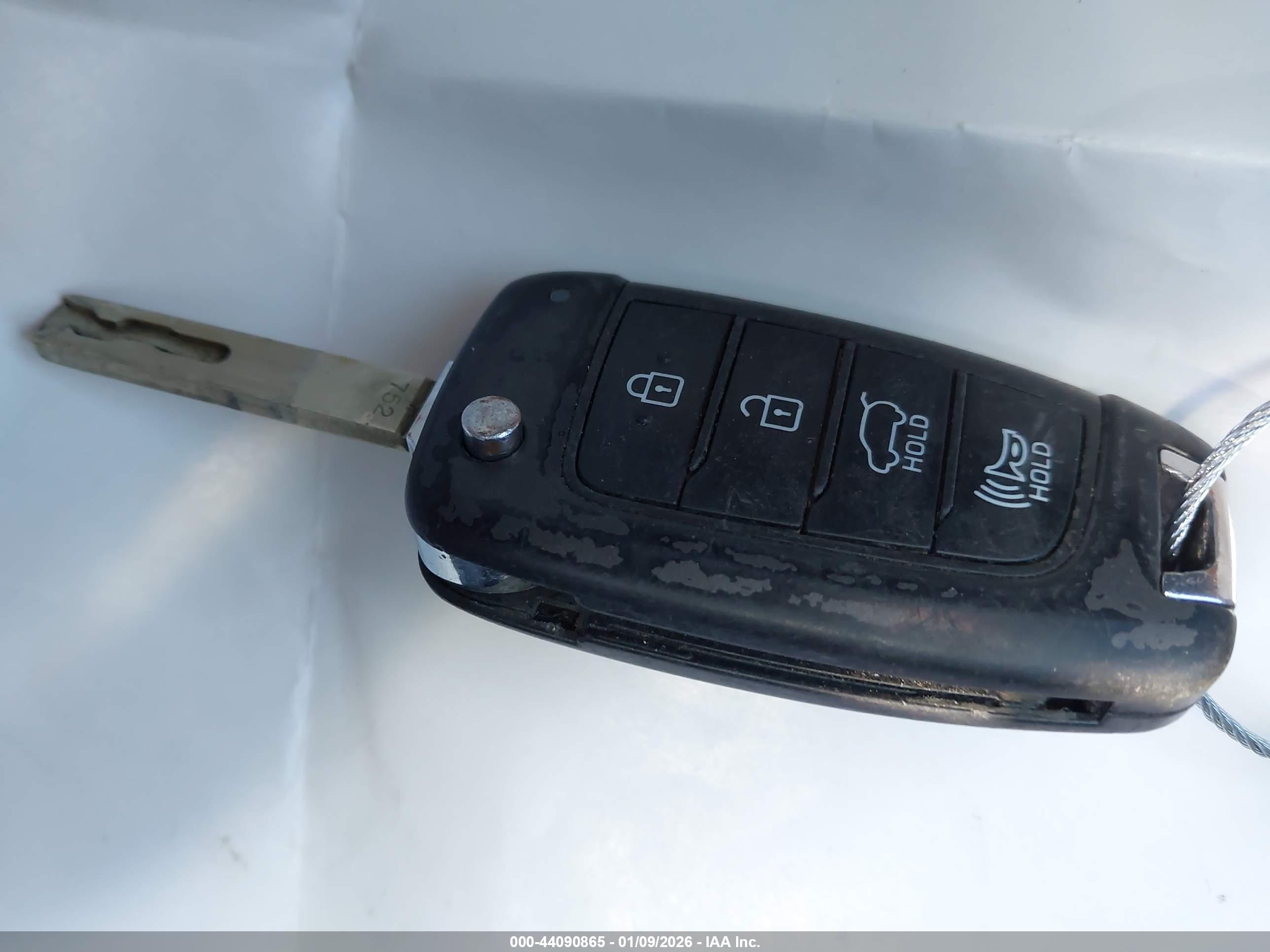 HYUNDAI KONA image 11