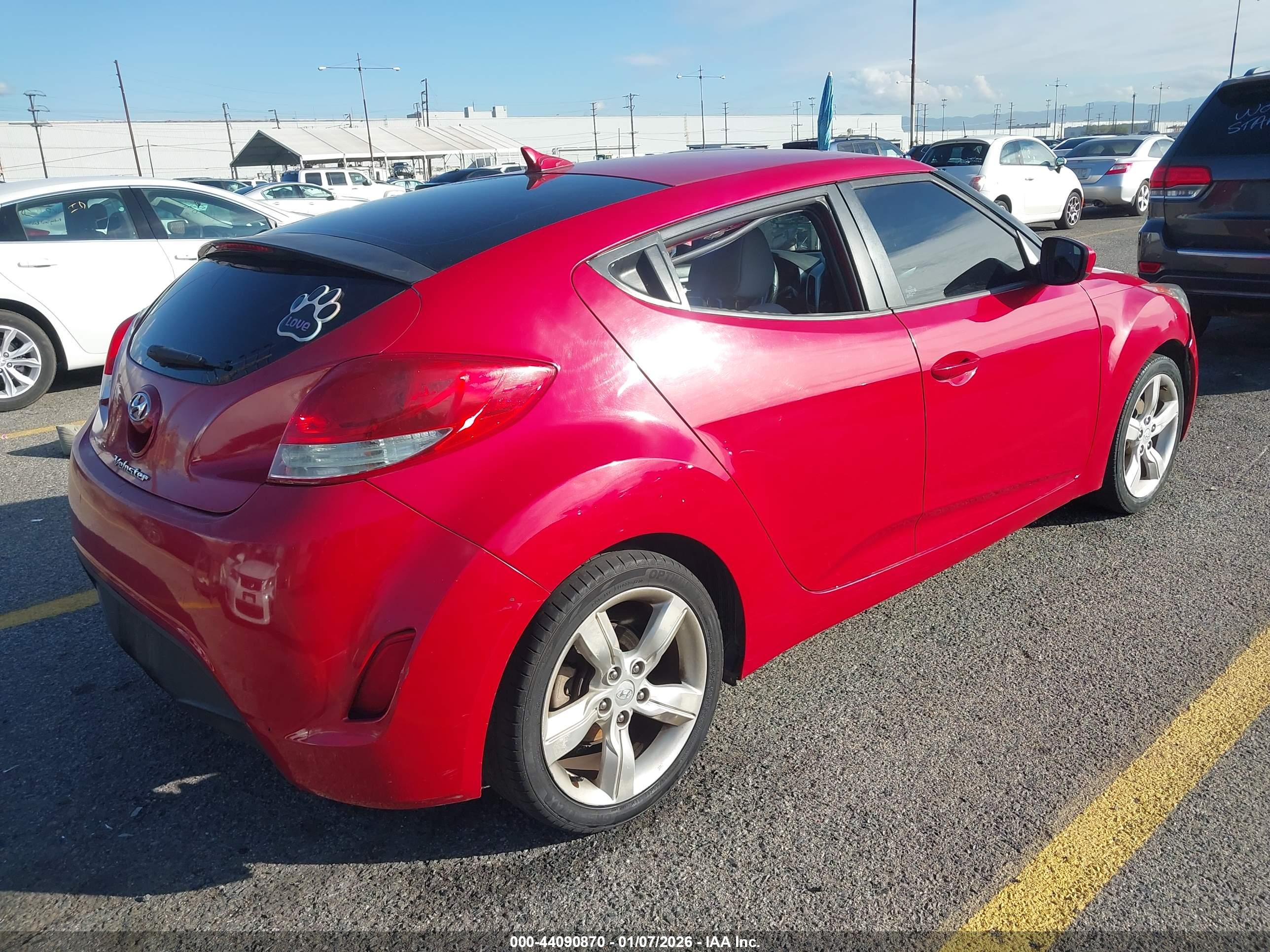 HYUNDAI VELOSTER image 4