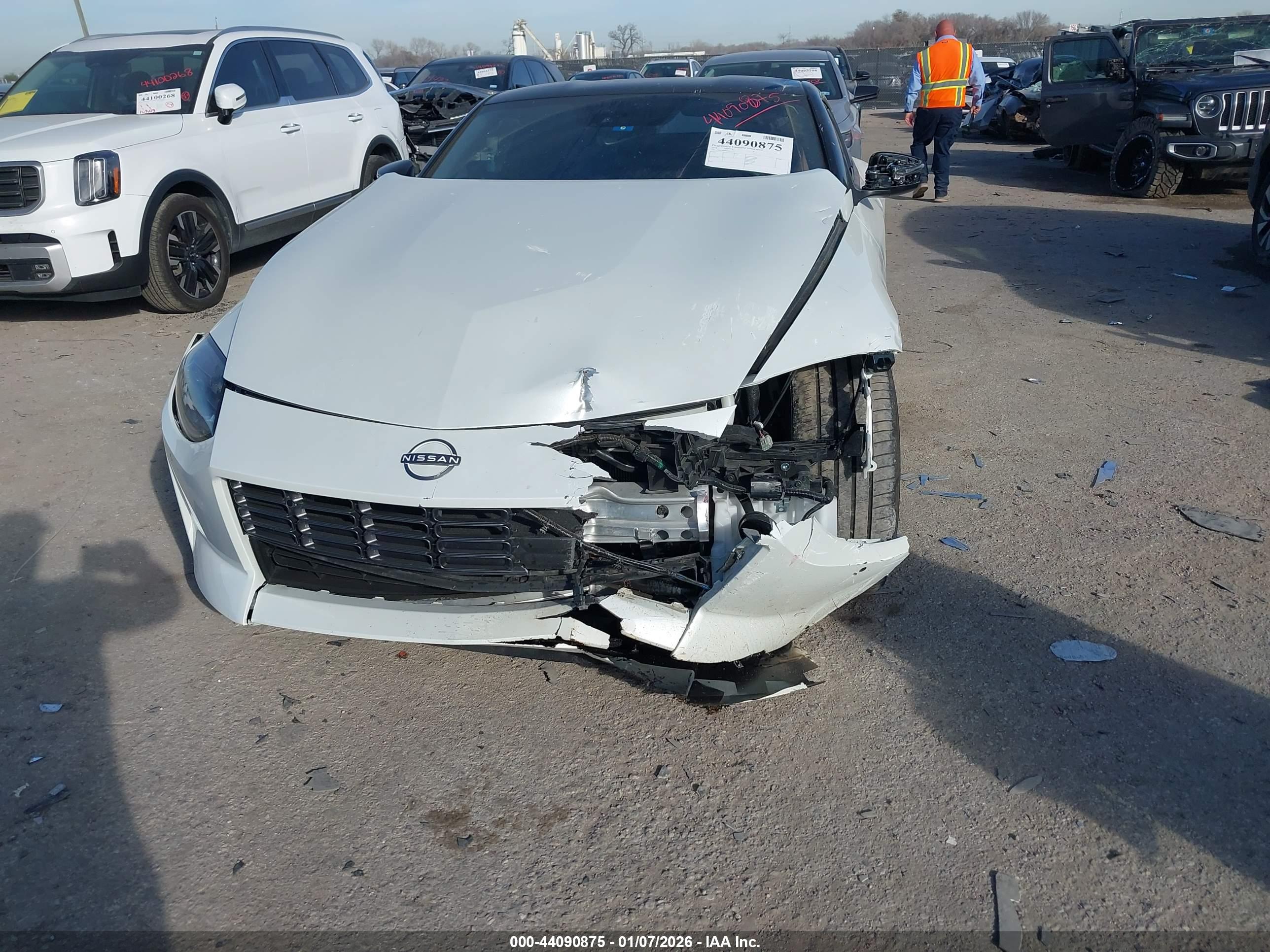 NISSAN Z image 6