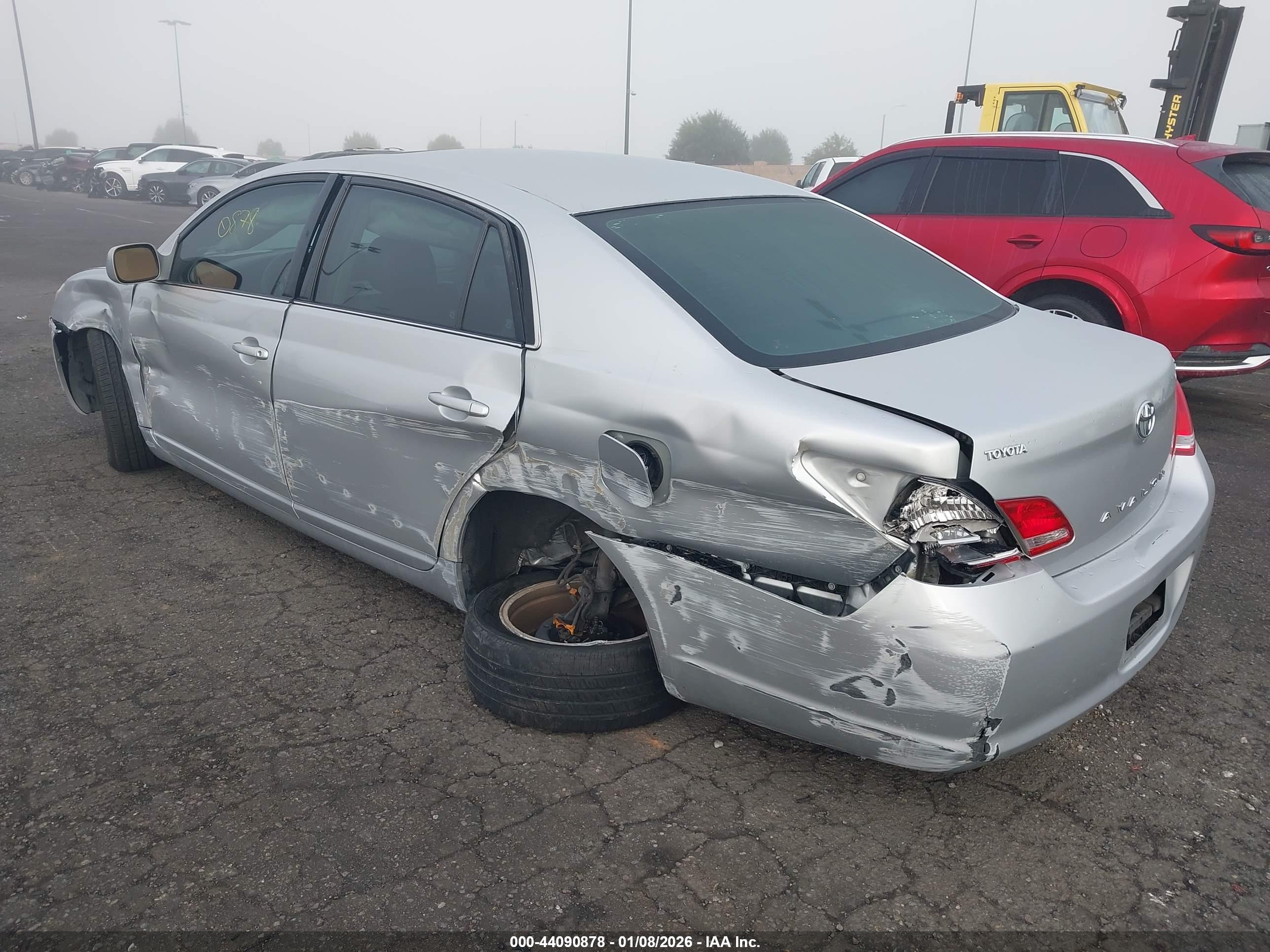 TOYOTA AVALON image 3