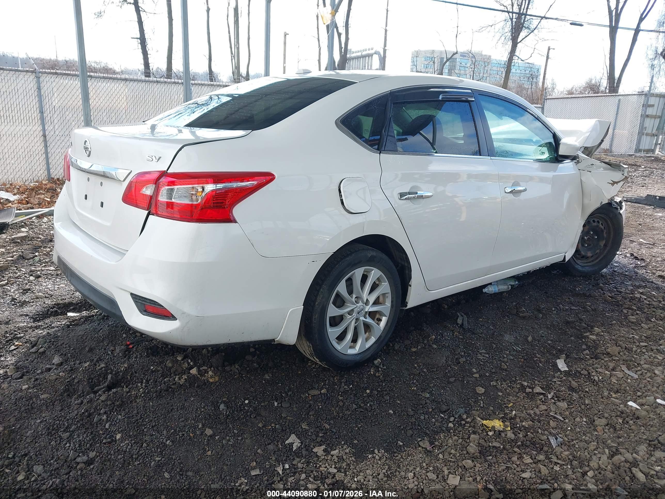 NISSAN SENTRA image 4