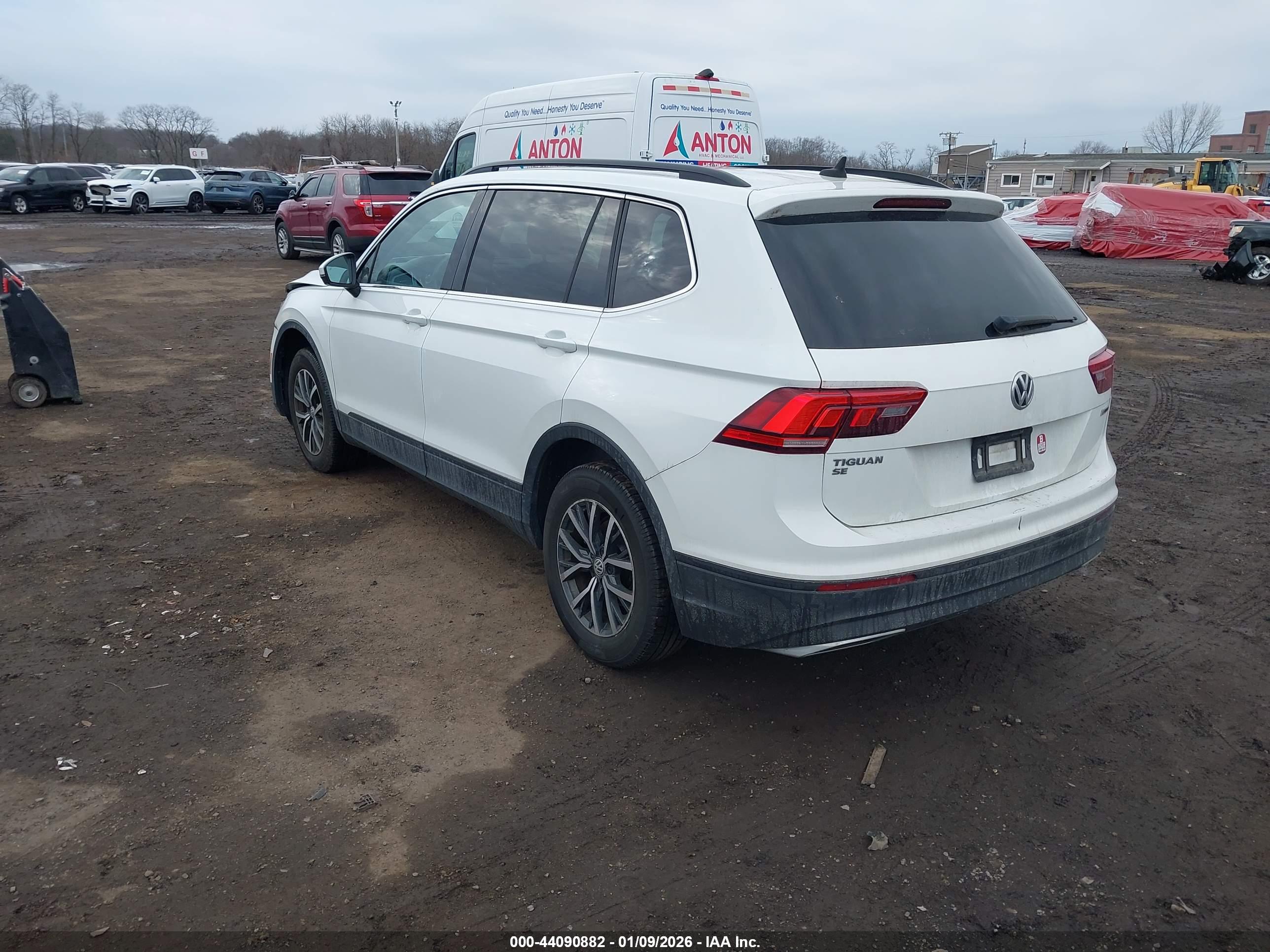 VOLKSWAGEN TIGUAN image 3