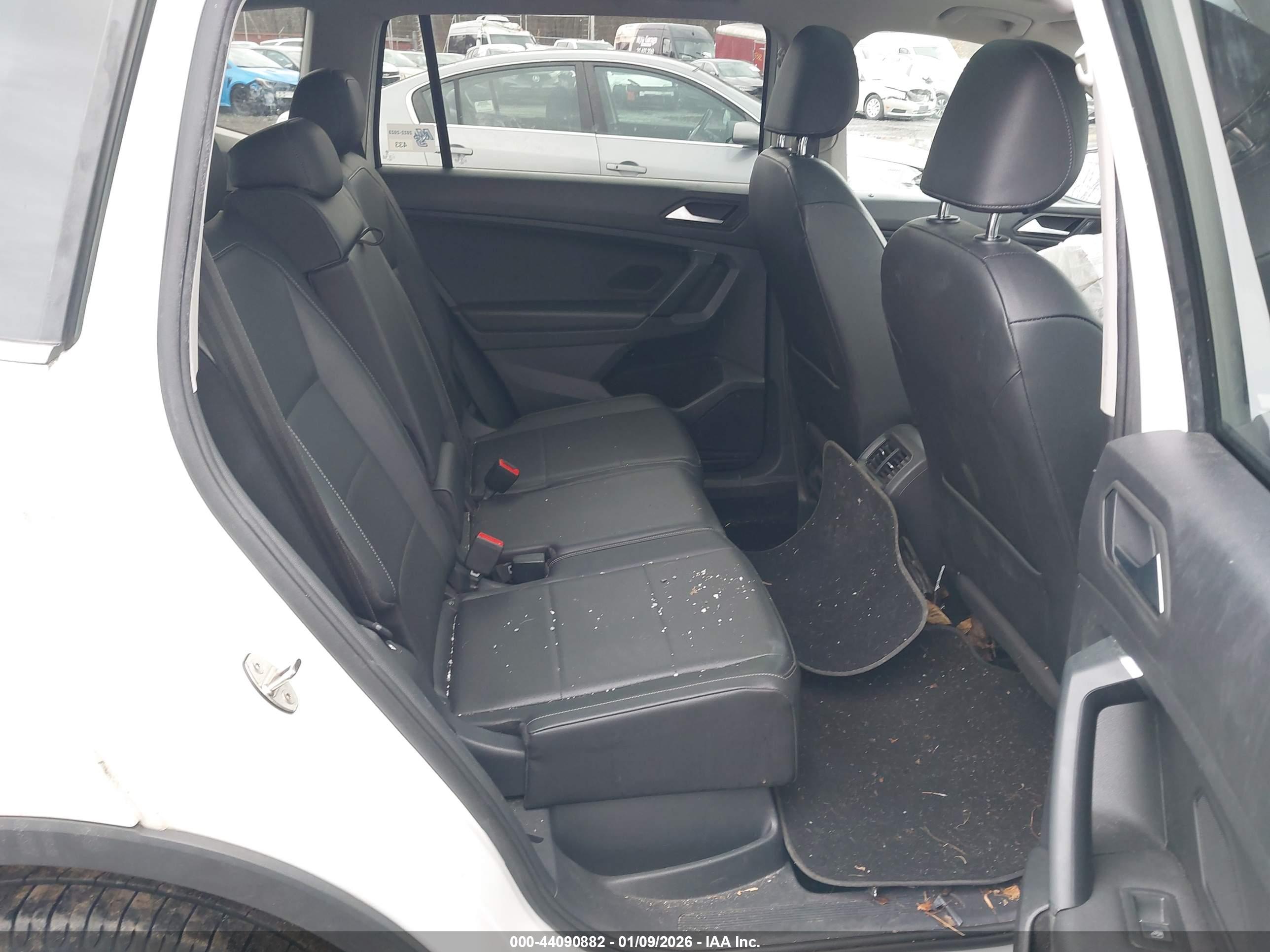 VOLKSWAGEN TIGUAN image 8