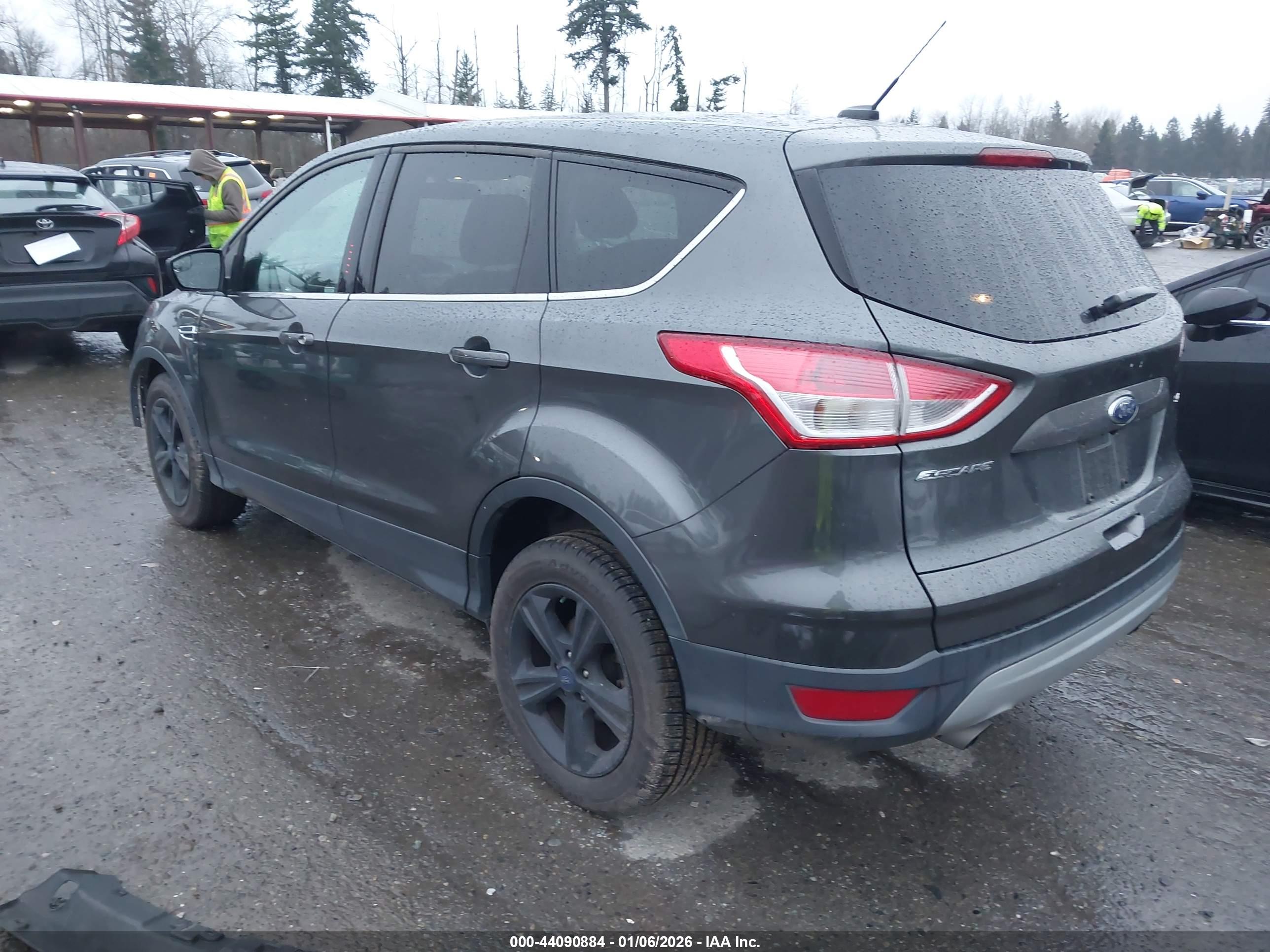 FORD ESCAPE image 3