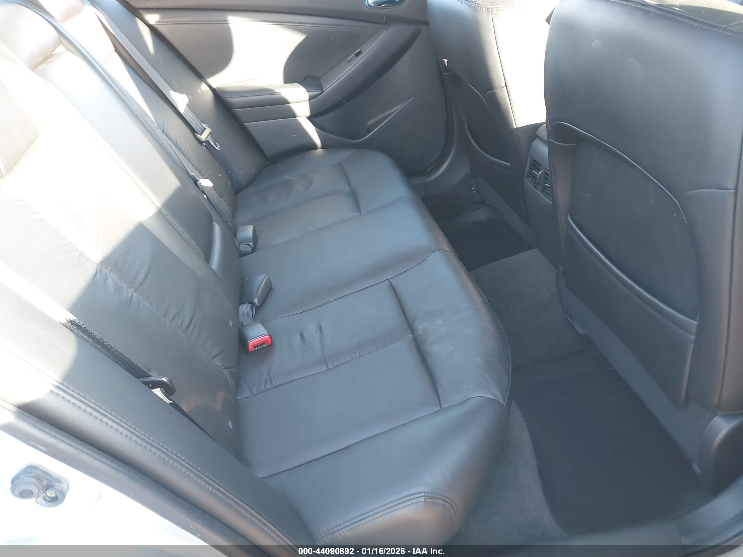 NISSAN ALTIMA image 8