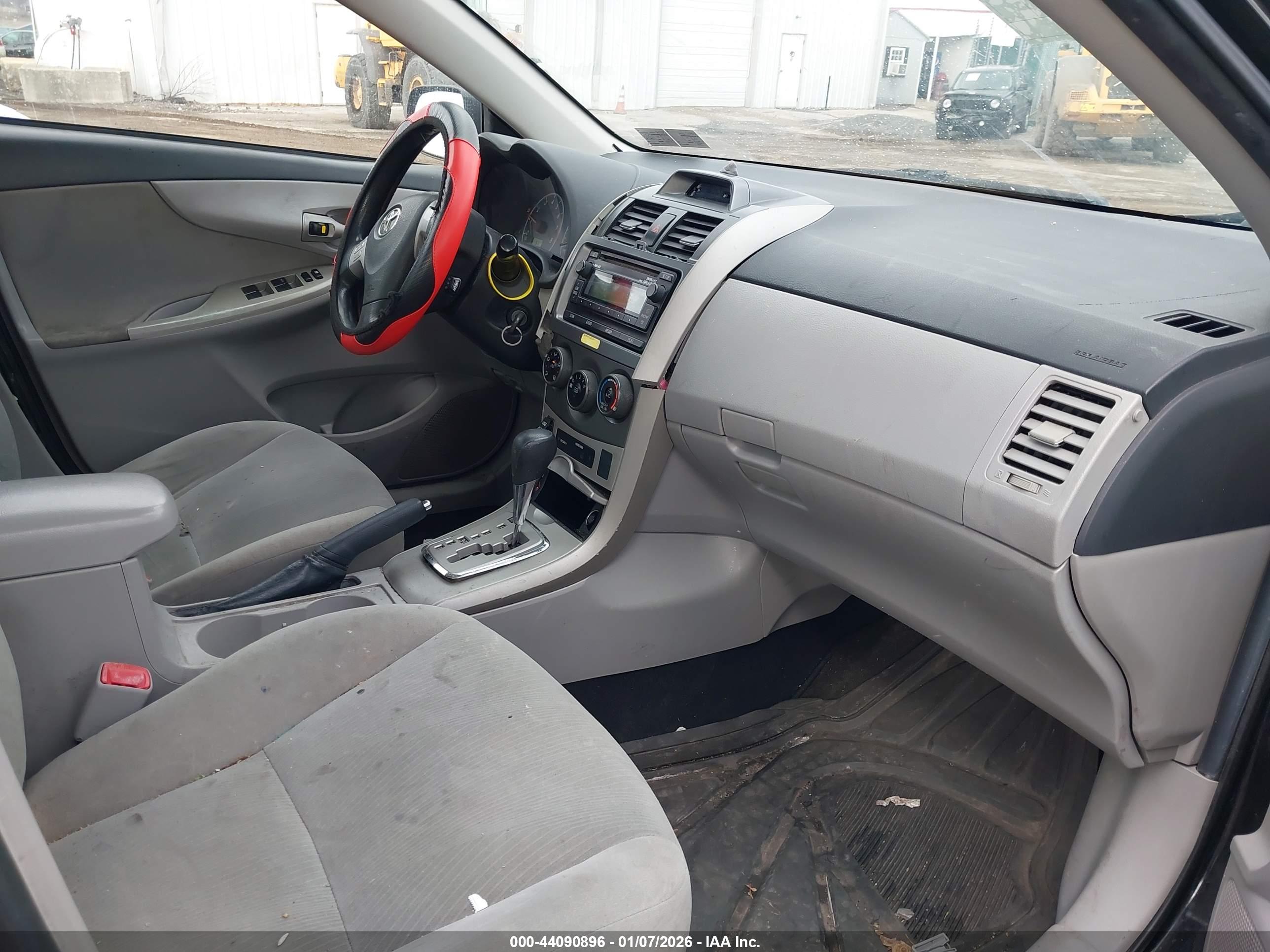 TOYOTA COROLLA image 5