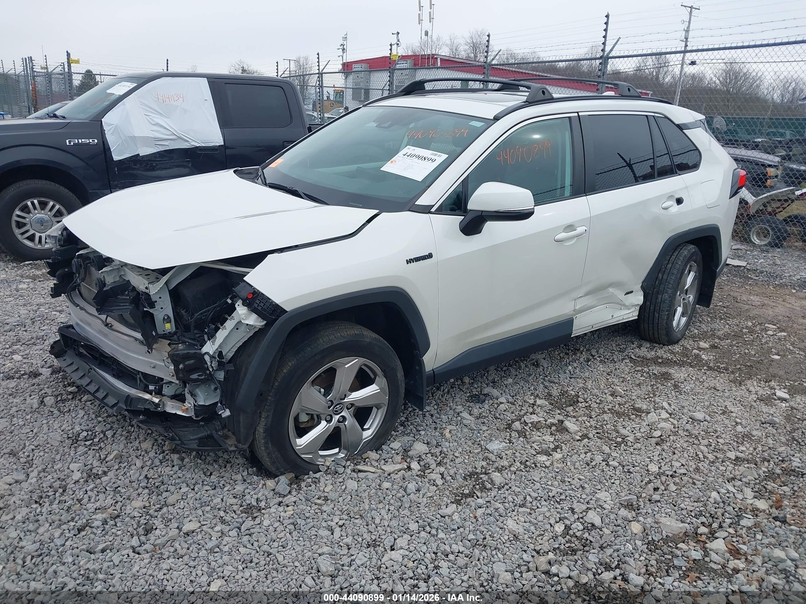 TOYOTA RAV4 image 2