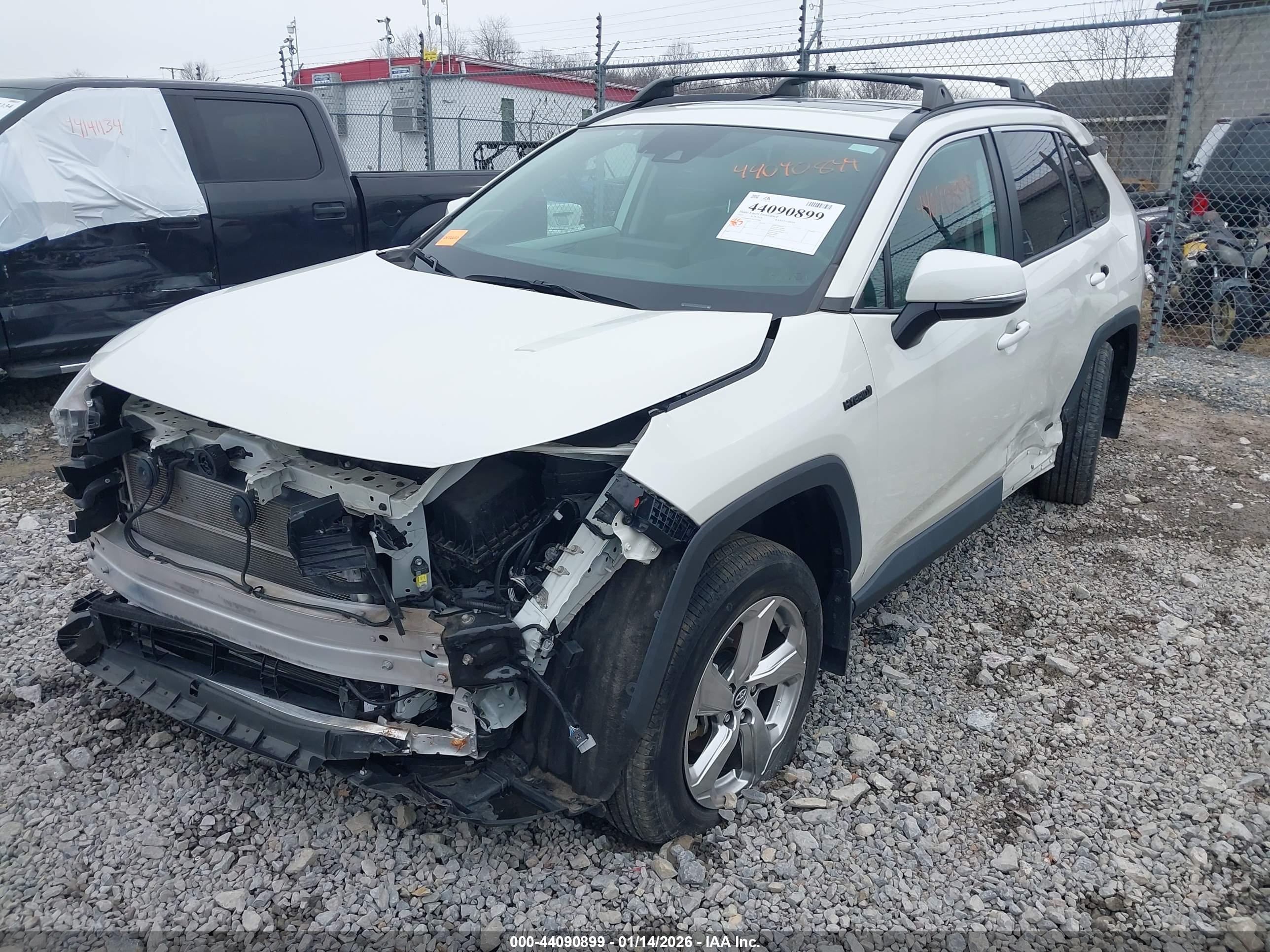 TOYOTA RAV4 image 6