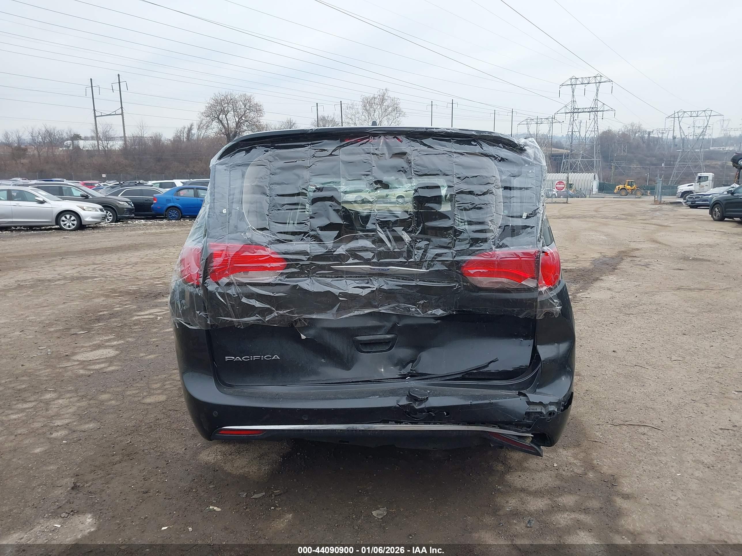 CHRYSLER PACIFICA image 6