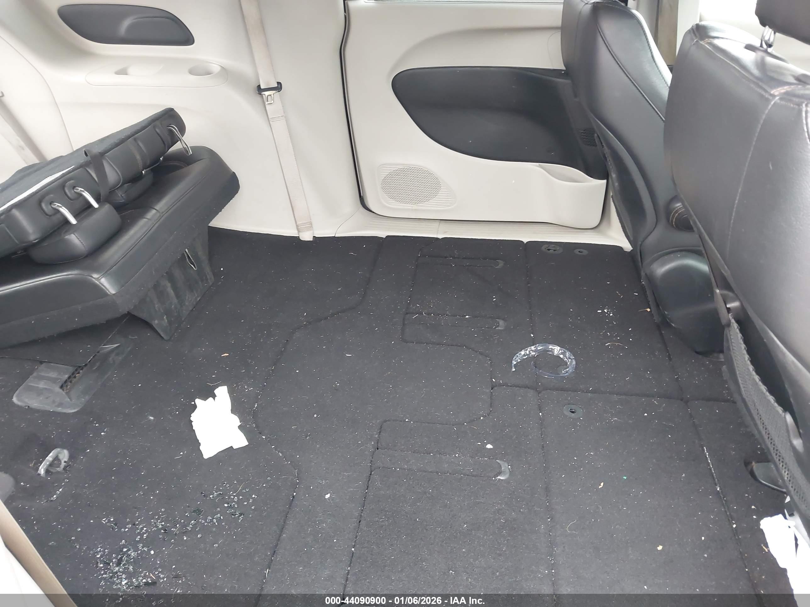 CHRYSLER PACIFICA image 8