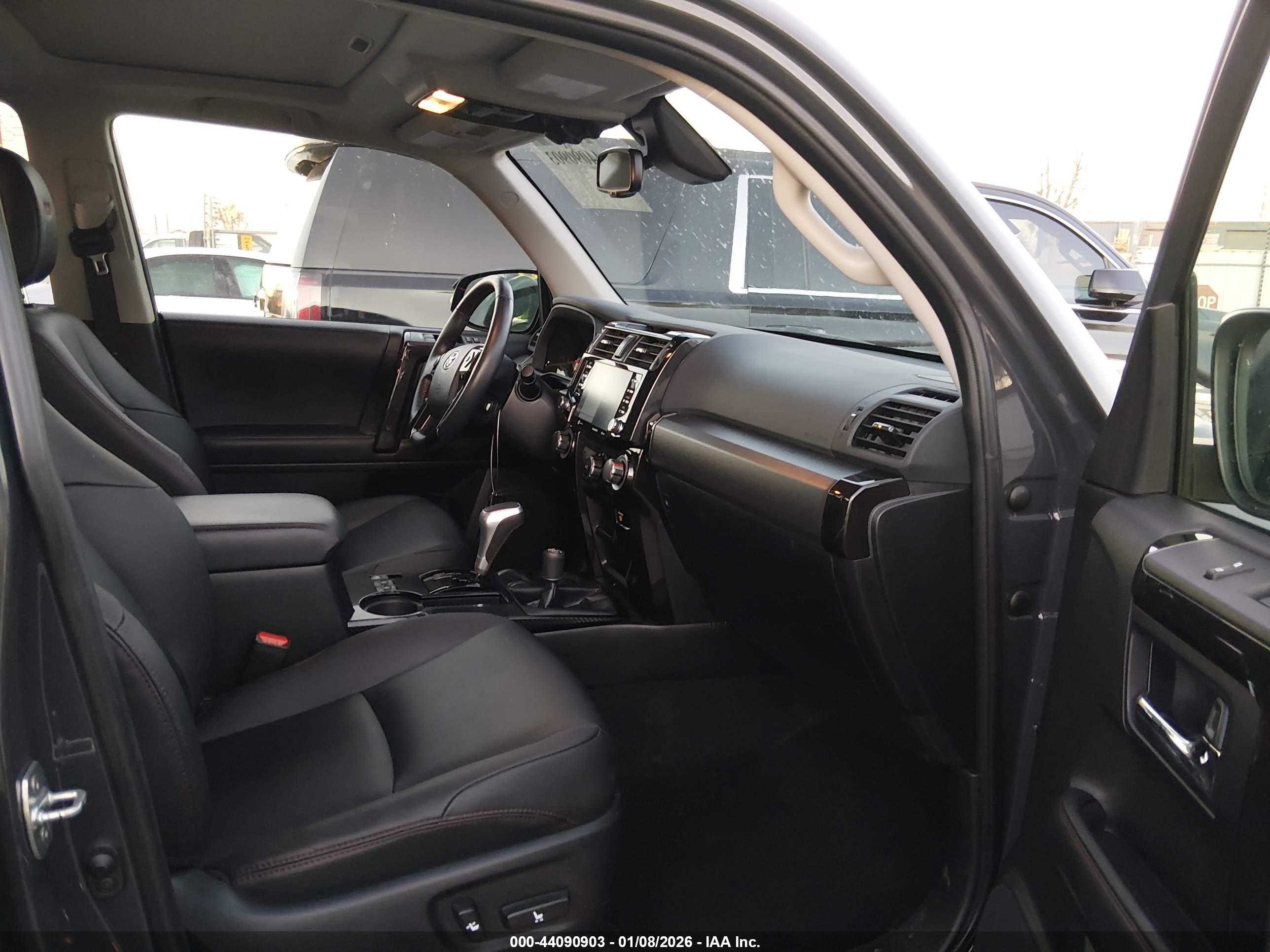 TOYOTA 4RUNNER image 5