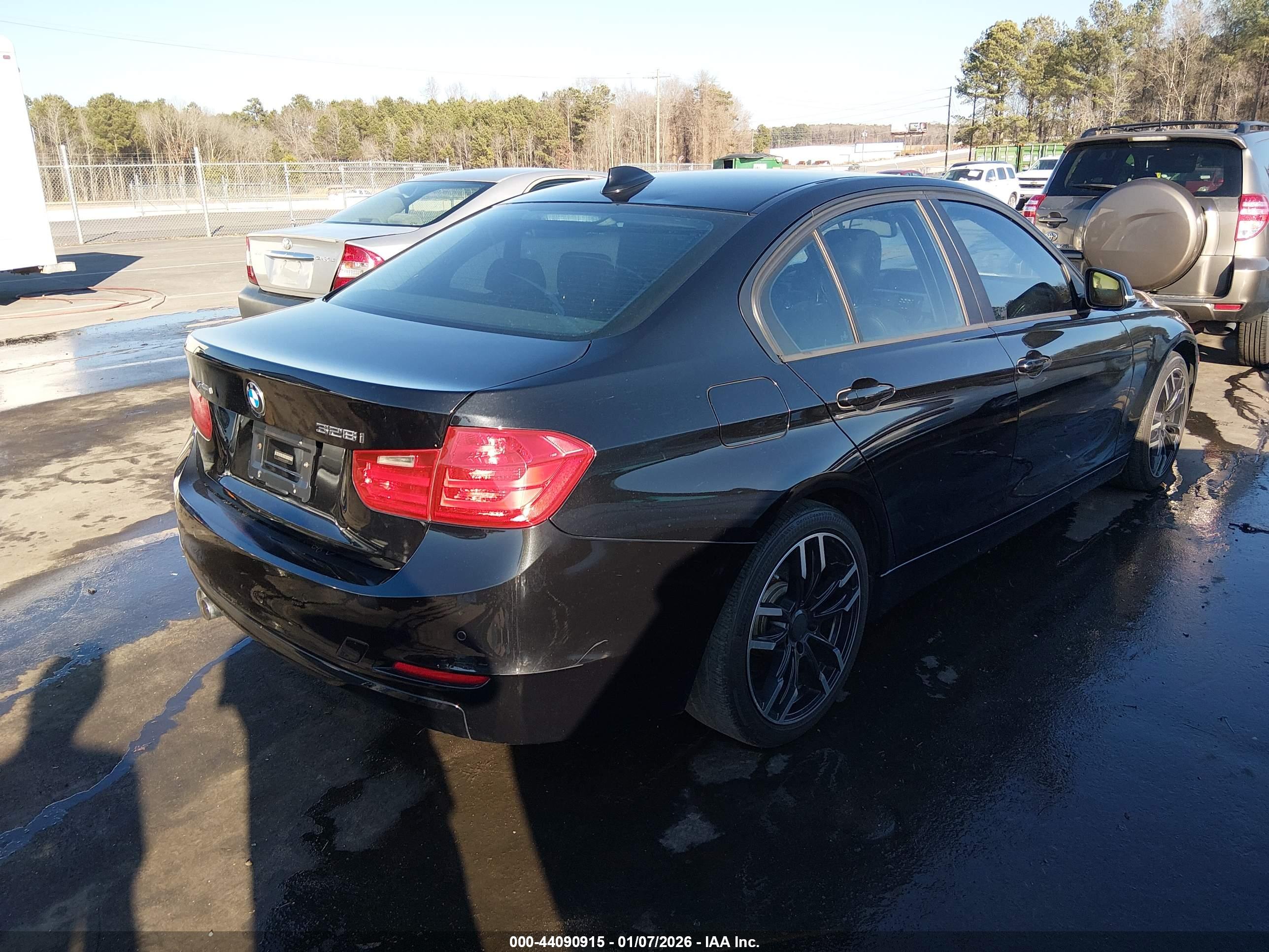 BMW 328I image 4
