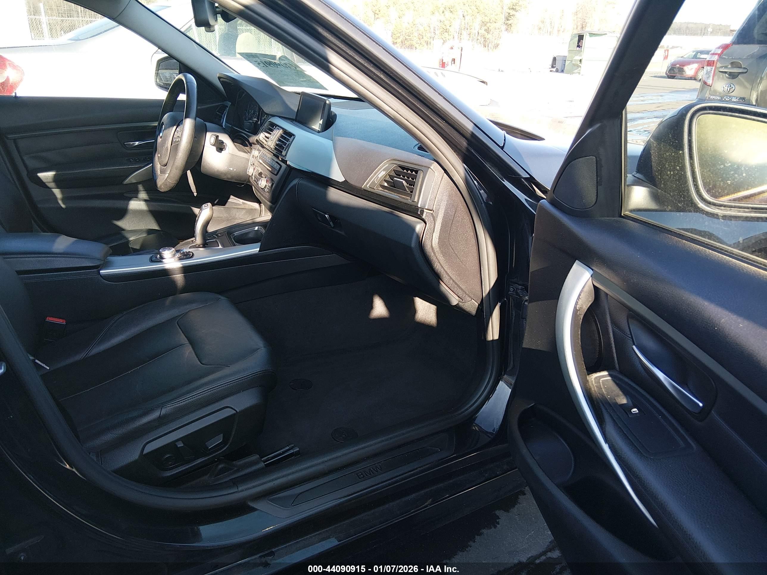 BMW 328I image 5