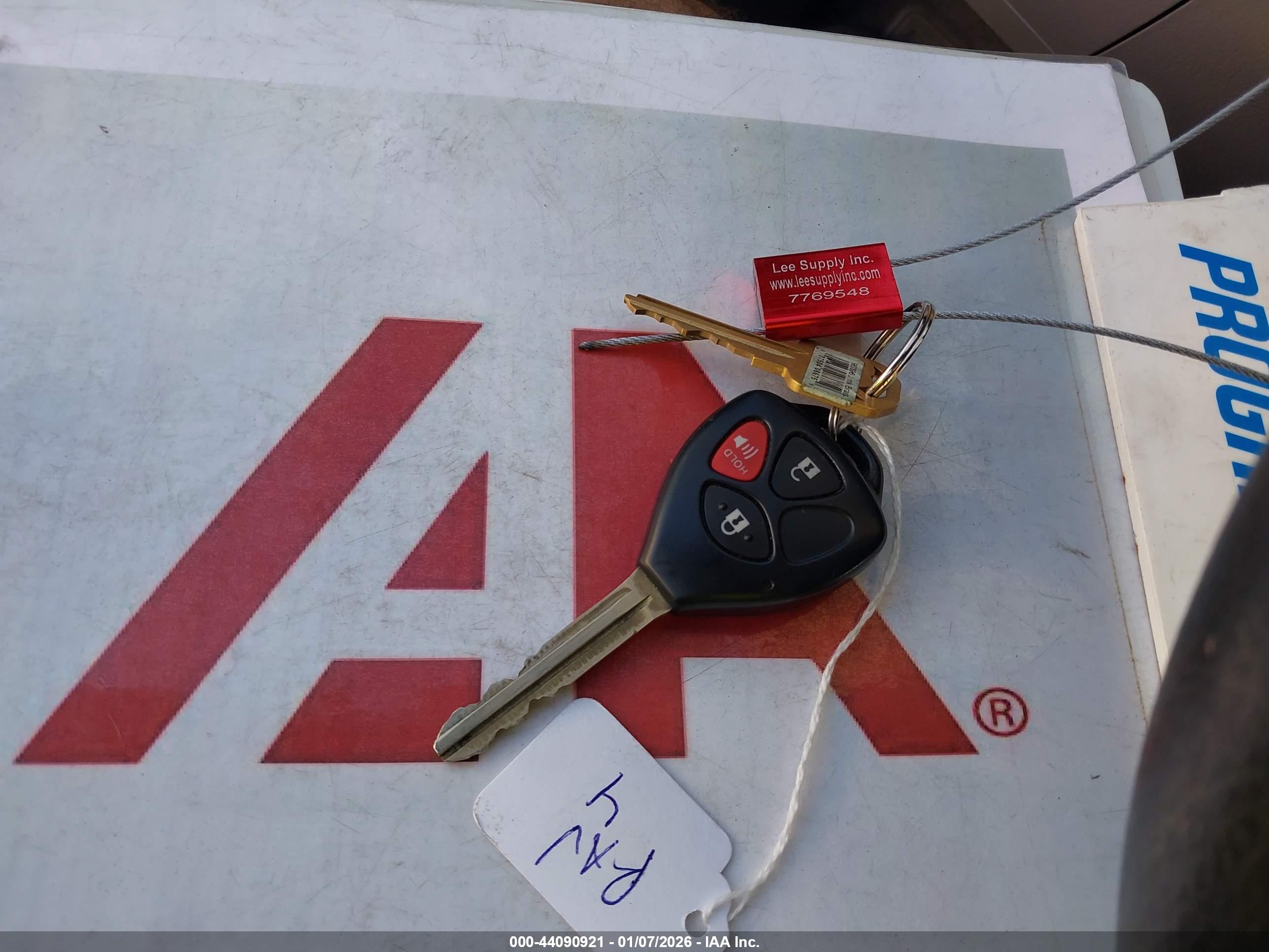TOYOTA RAV4 image 11
