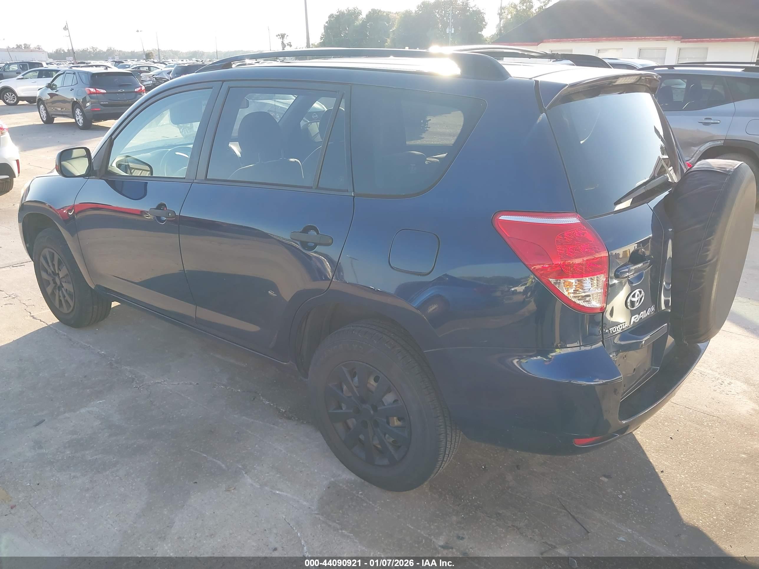 TOYOTA RAV4 image 3