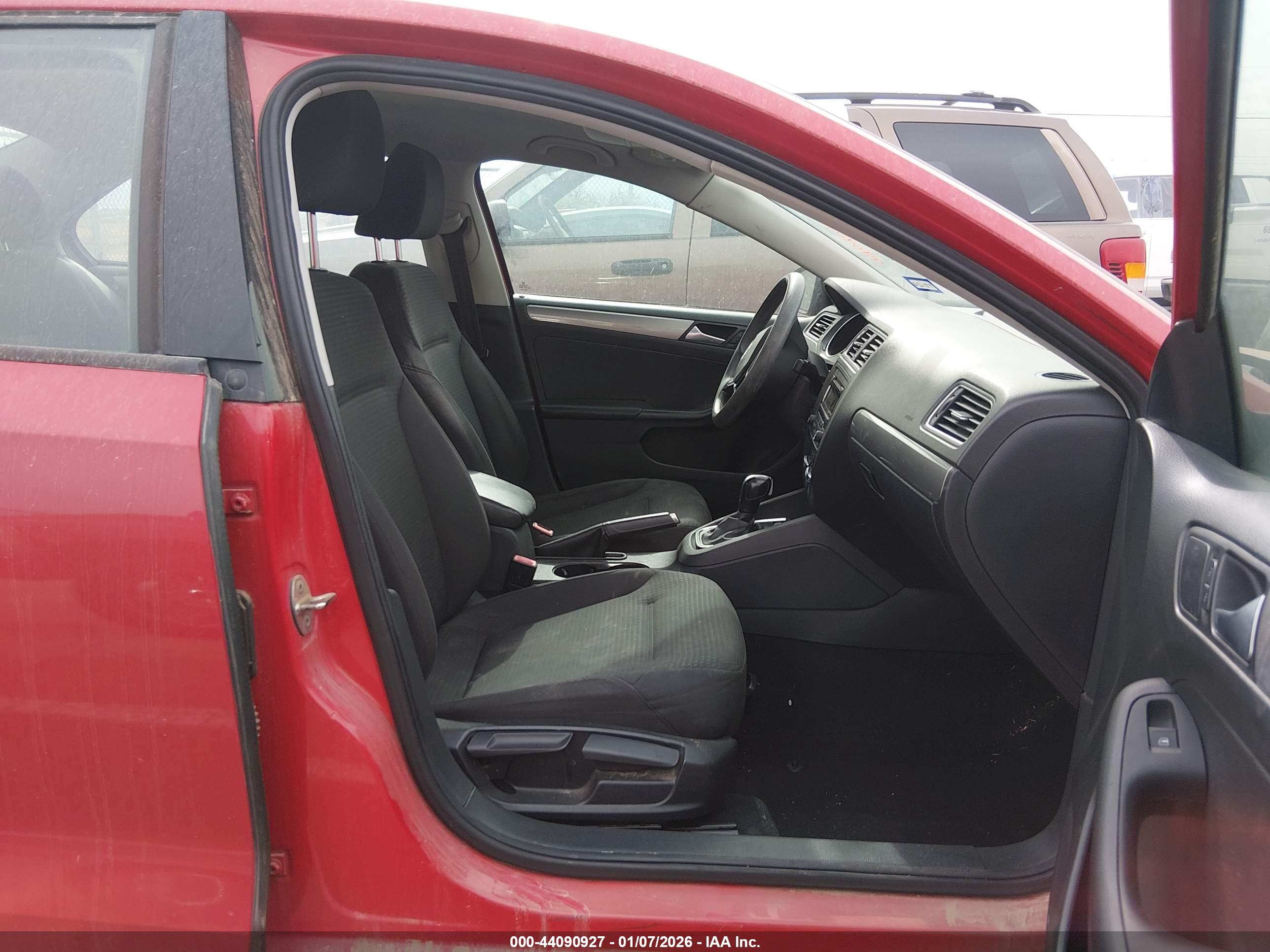 VOLKSWAGEN JETTA image 5