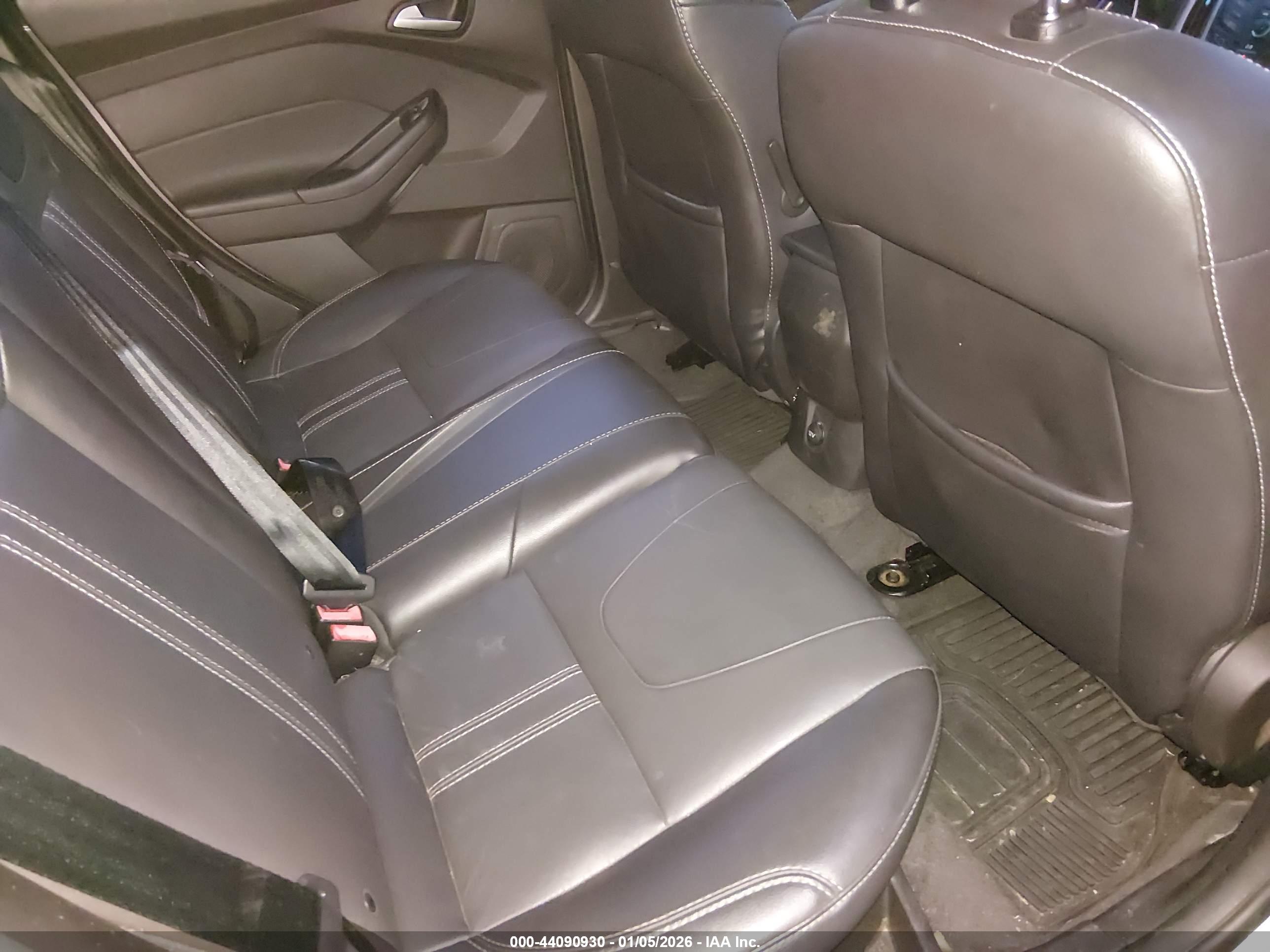 FORD FOCUS image 8