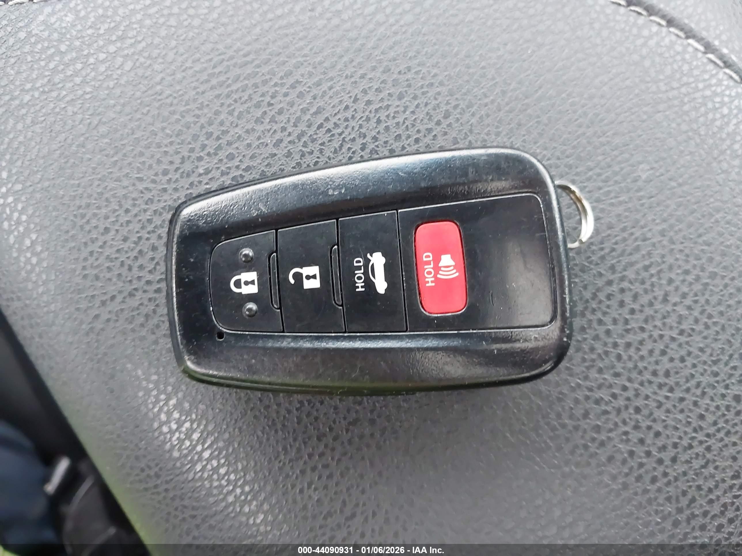 TOYOTA CAMRY image 11