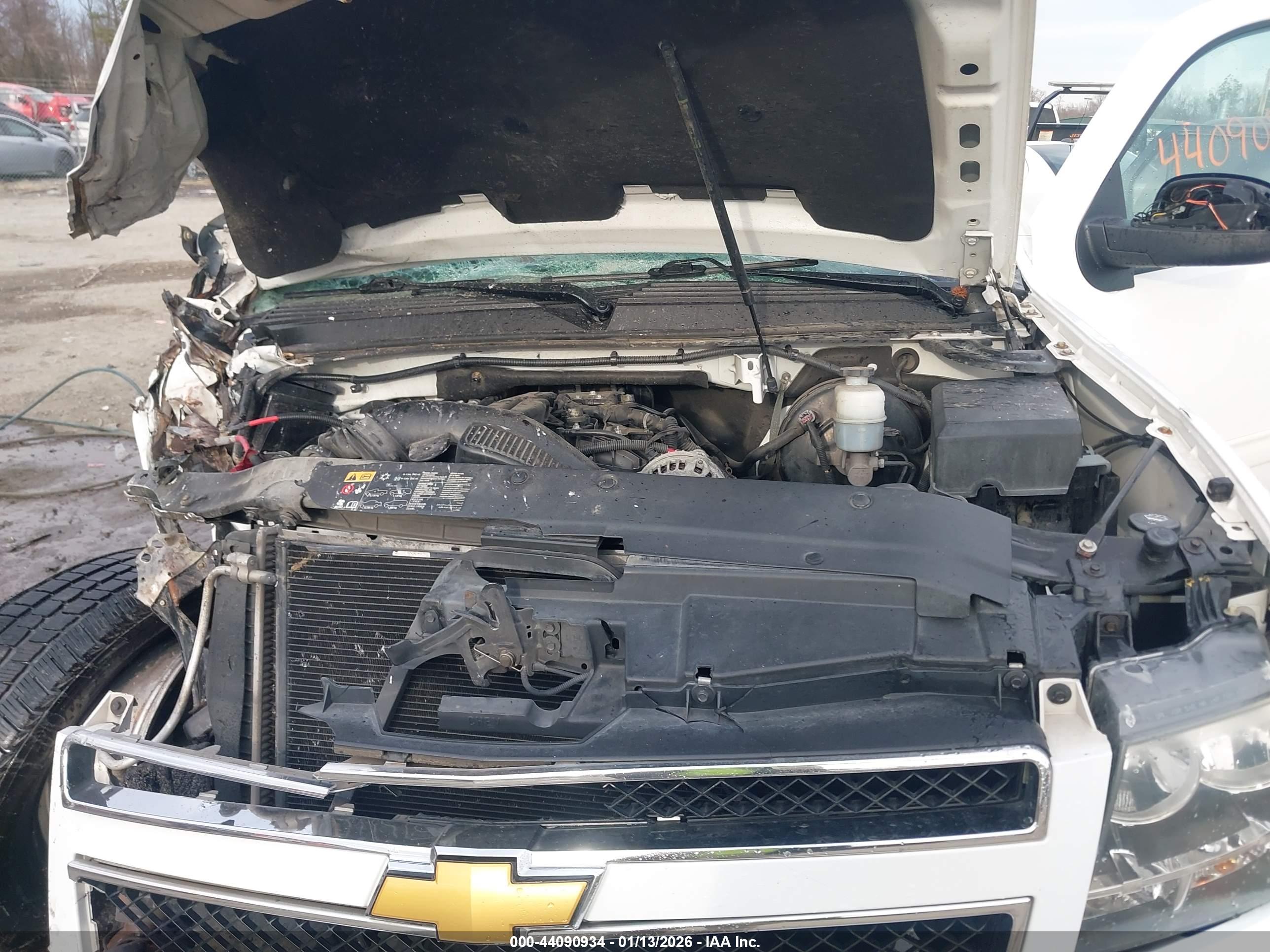 CHEVROLET SUBURBAN image 10