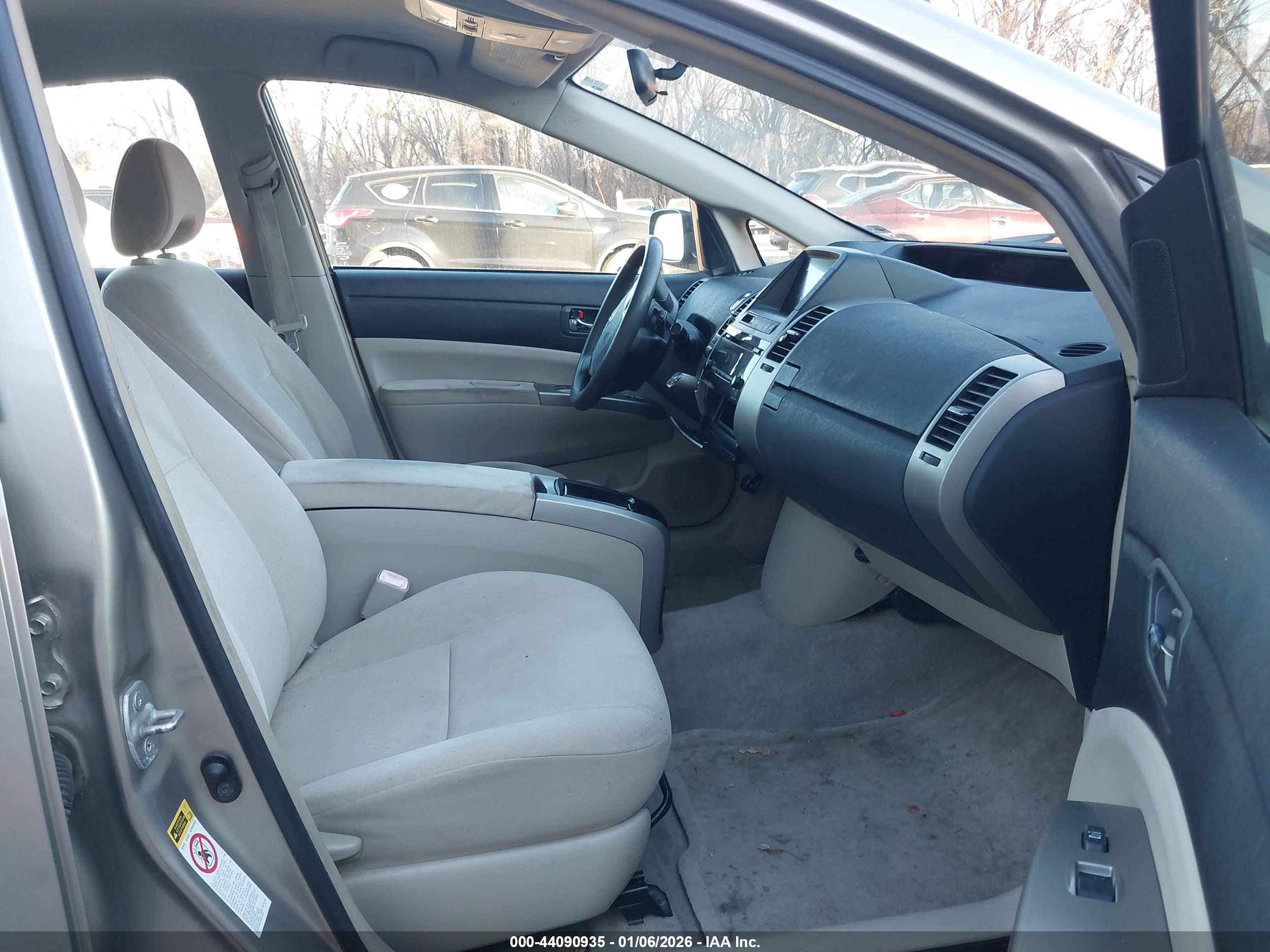 TOYOTA PRIUS image 5