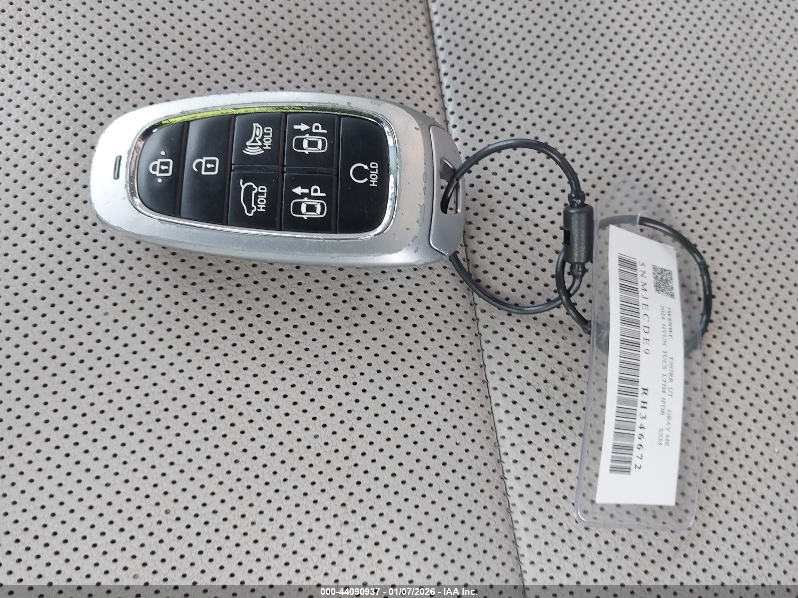HYUNDAI TUCSON image 11