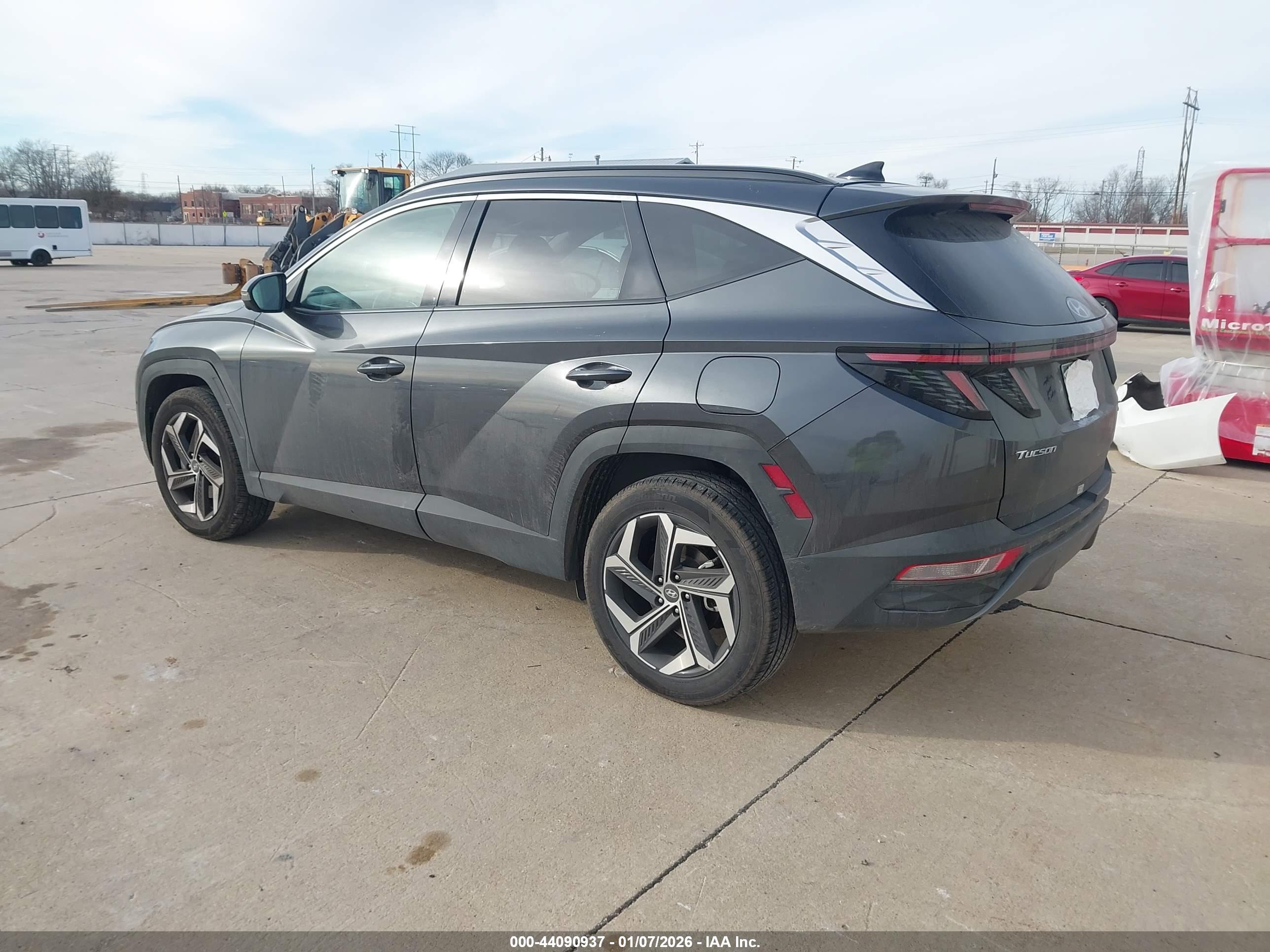 HYUNDAI TUCSON image 3