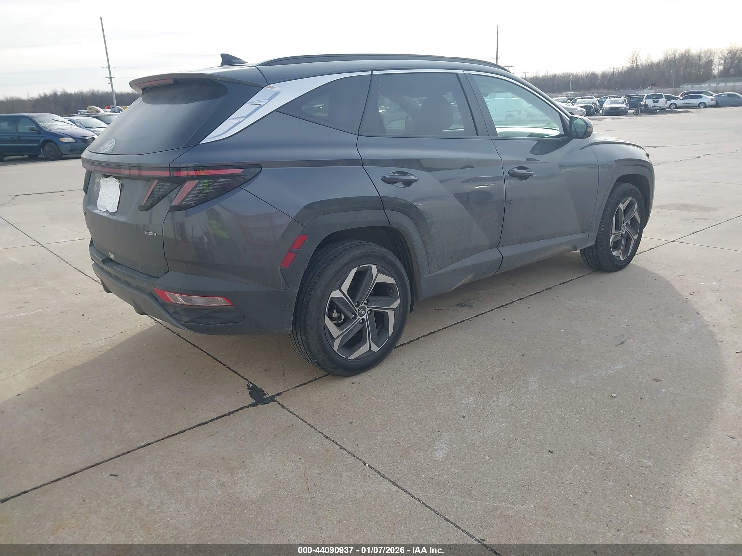 HYUNDAI TUCSON image 4