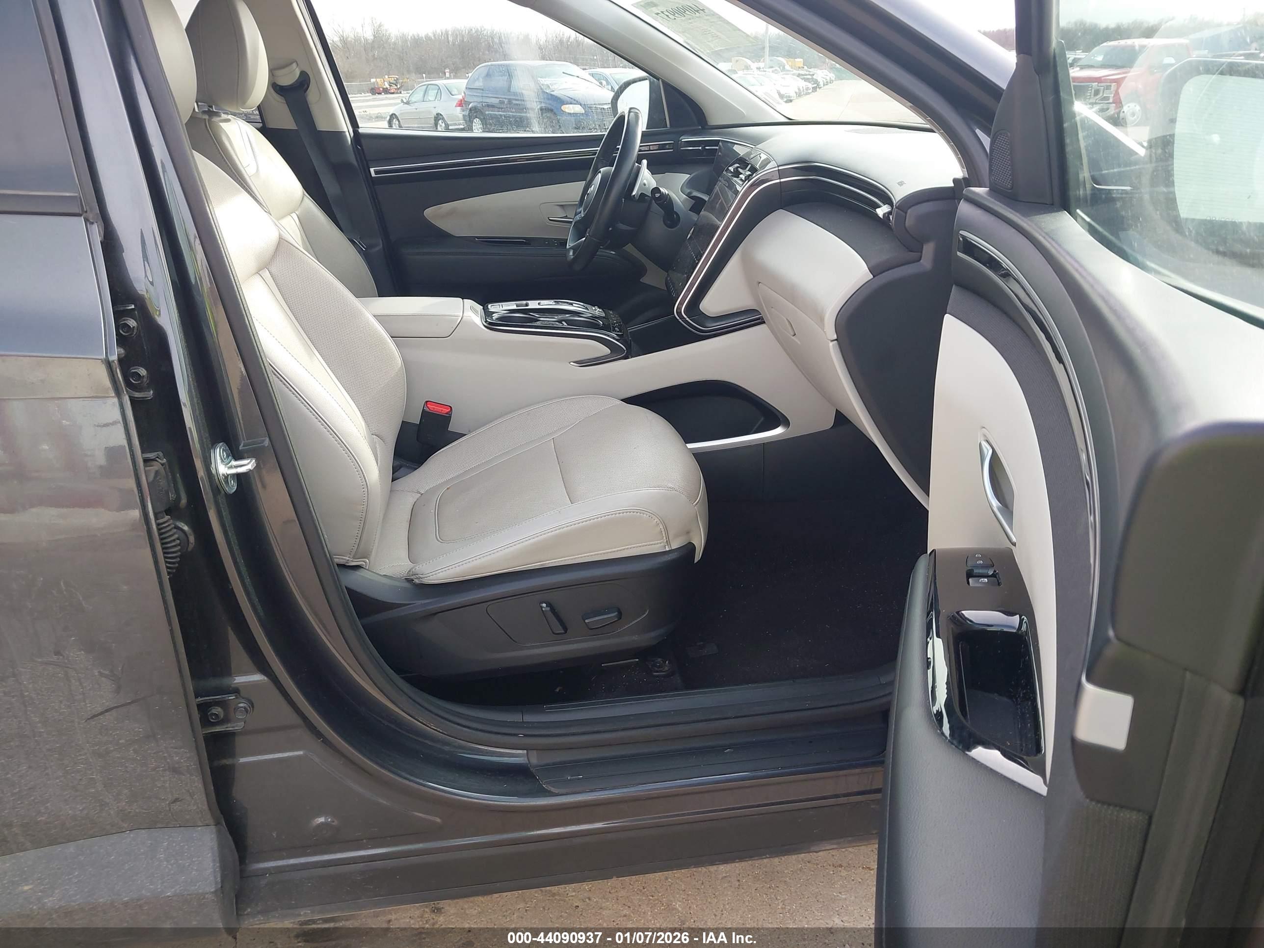 HYUNDAI TUCSON image 5