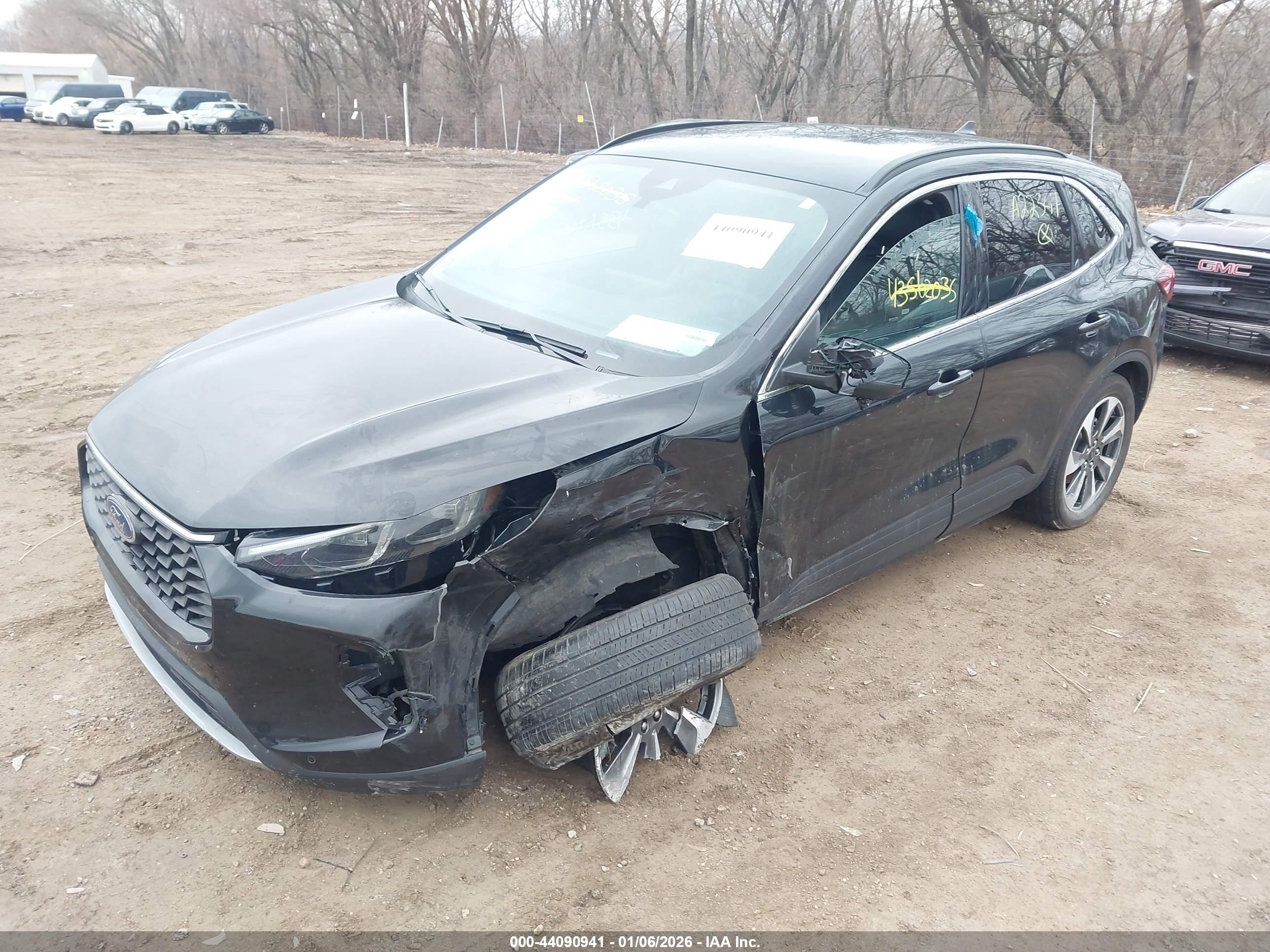 FORD ESCAPE image 2