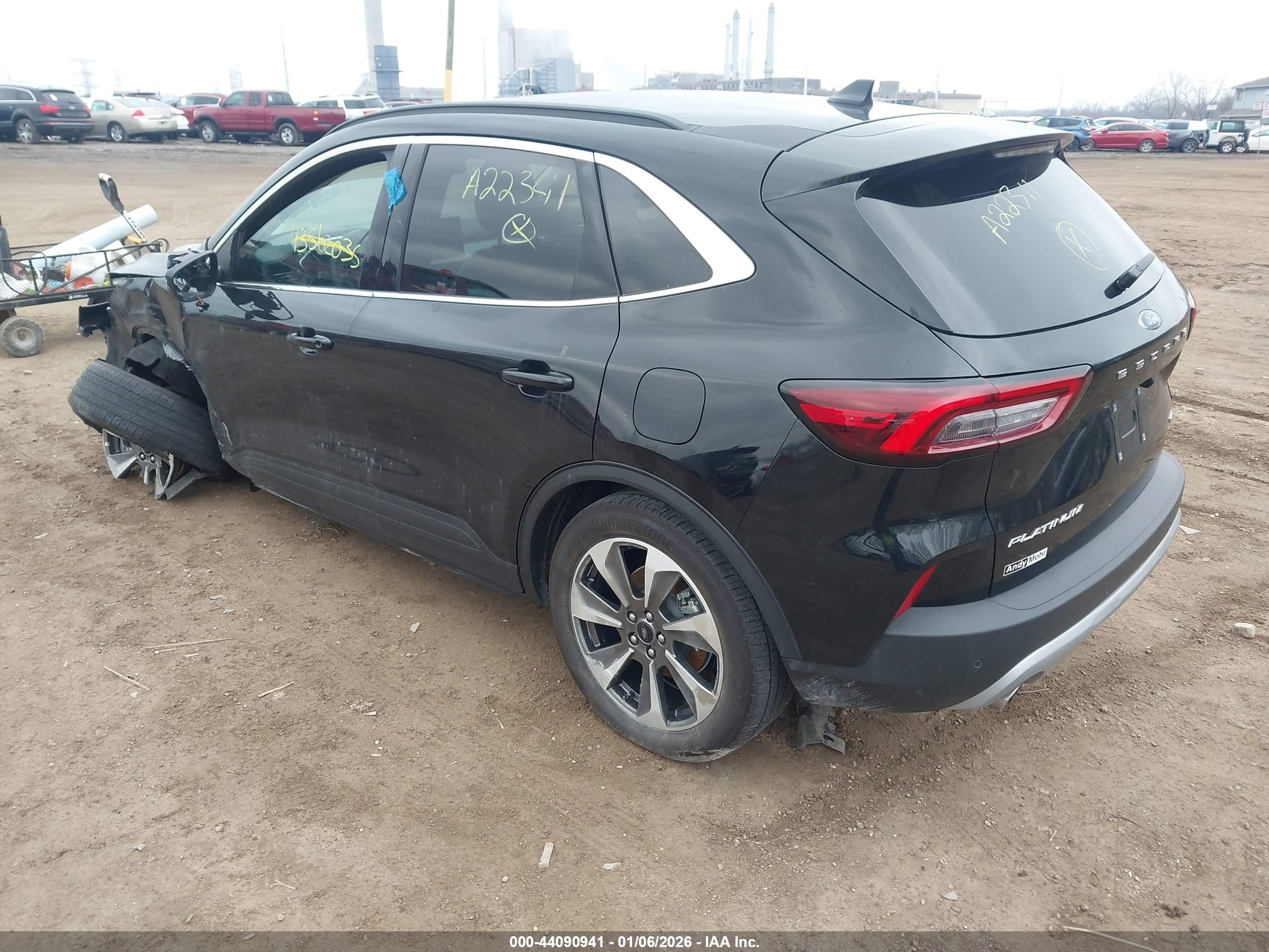 FORD ESCAPE image 3