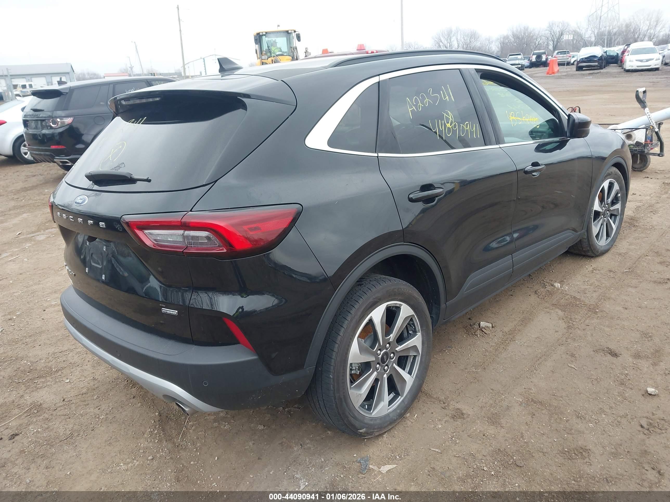 FORD ESCAPE image 4