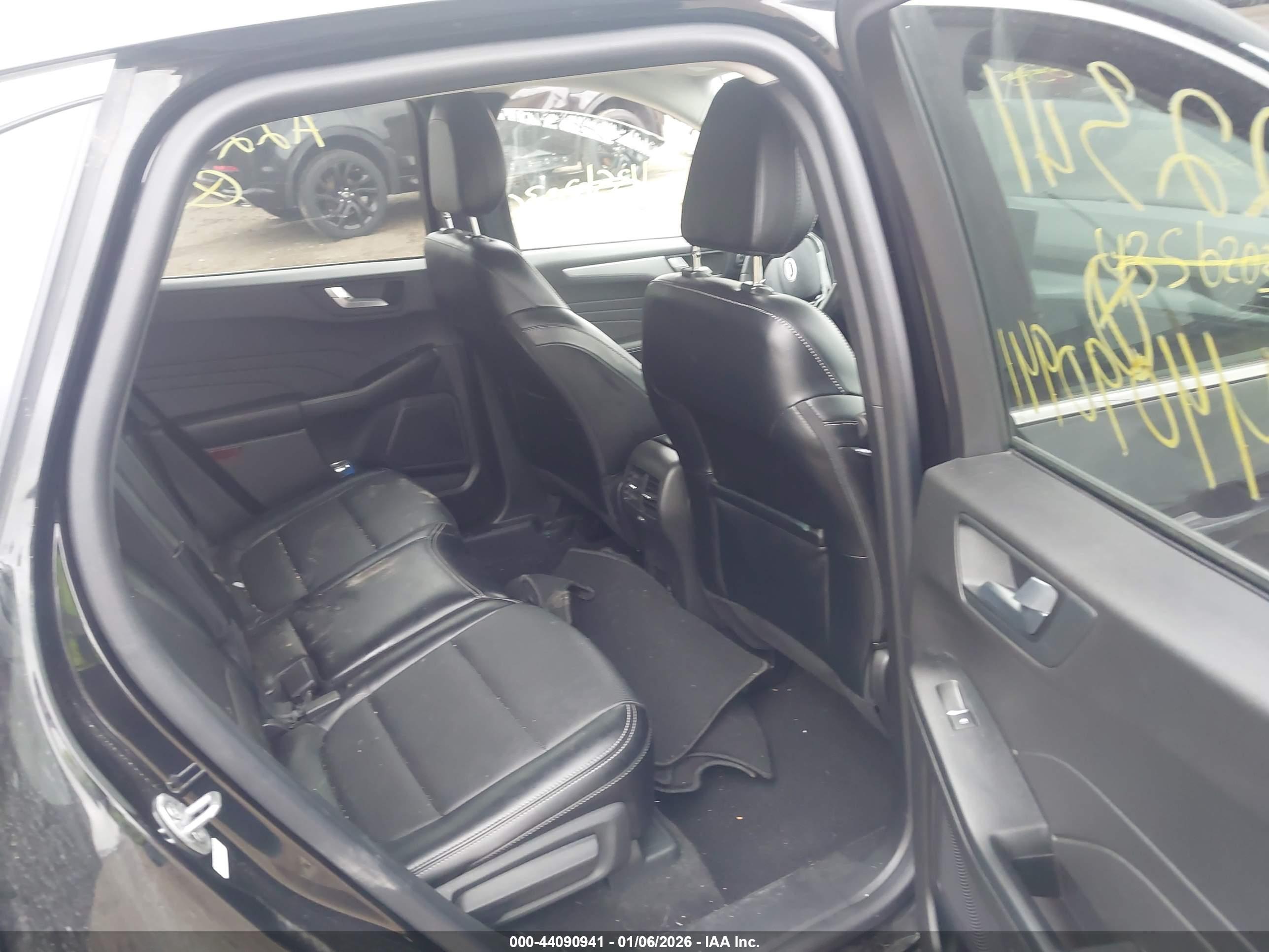 FORD ESCAPE image 8
