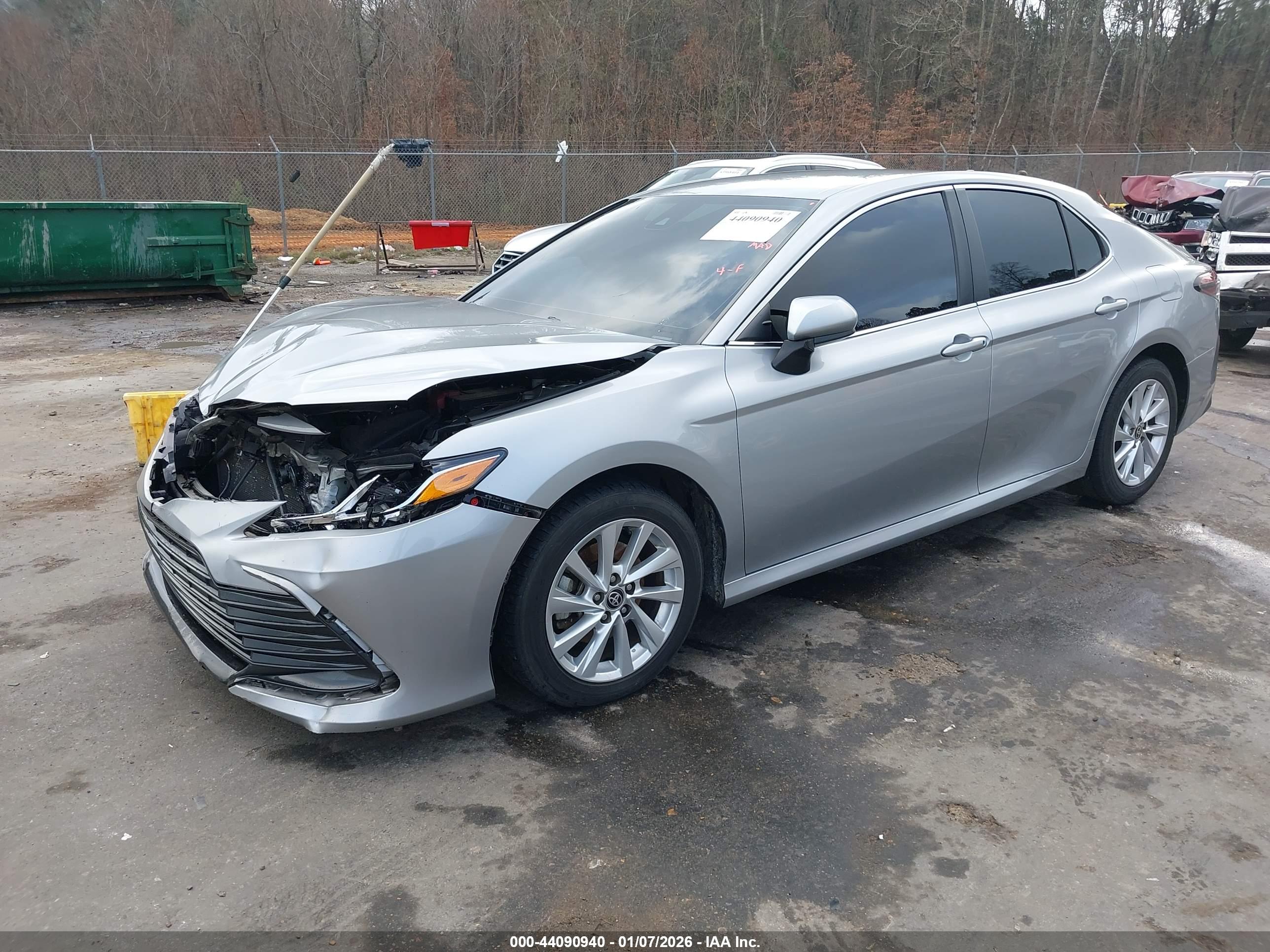 TOYOTA CAMRY image 2