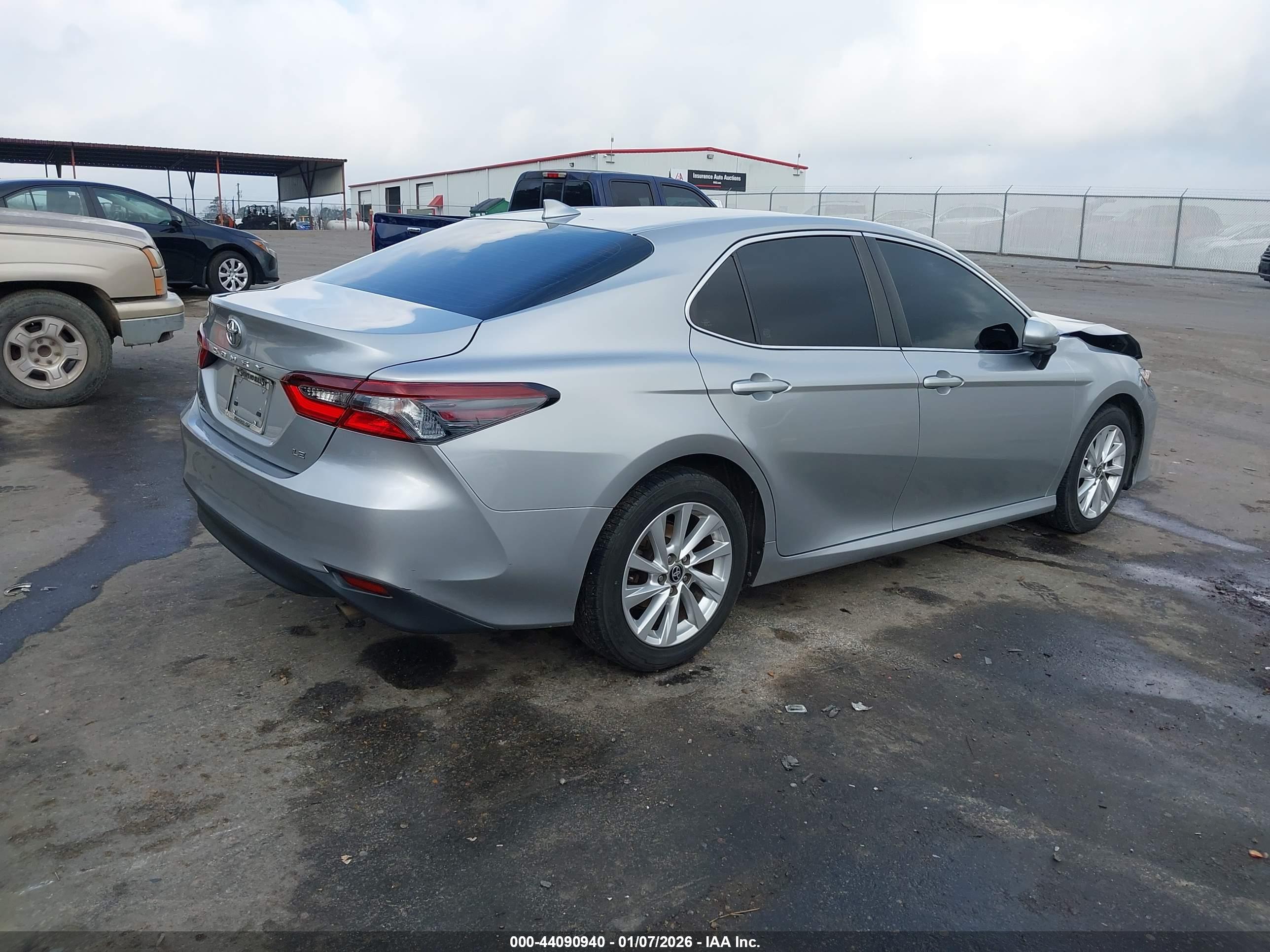 TOYOTA CAMRY image 4