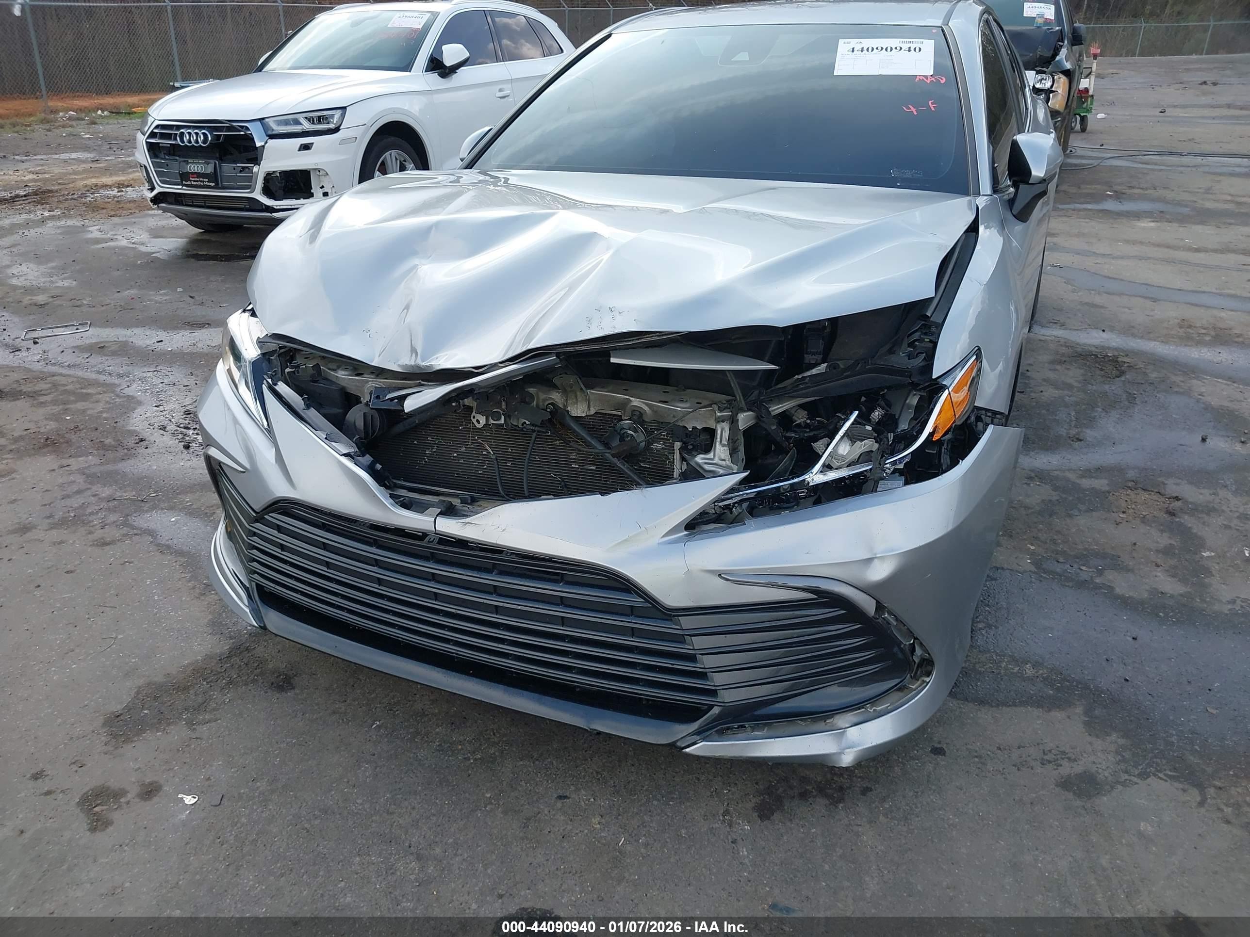 TOYOTA CAMRY image 6