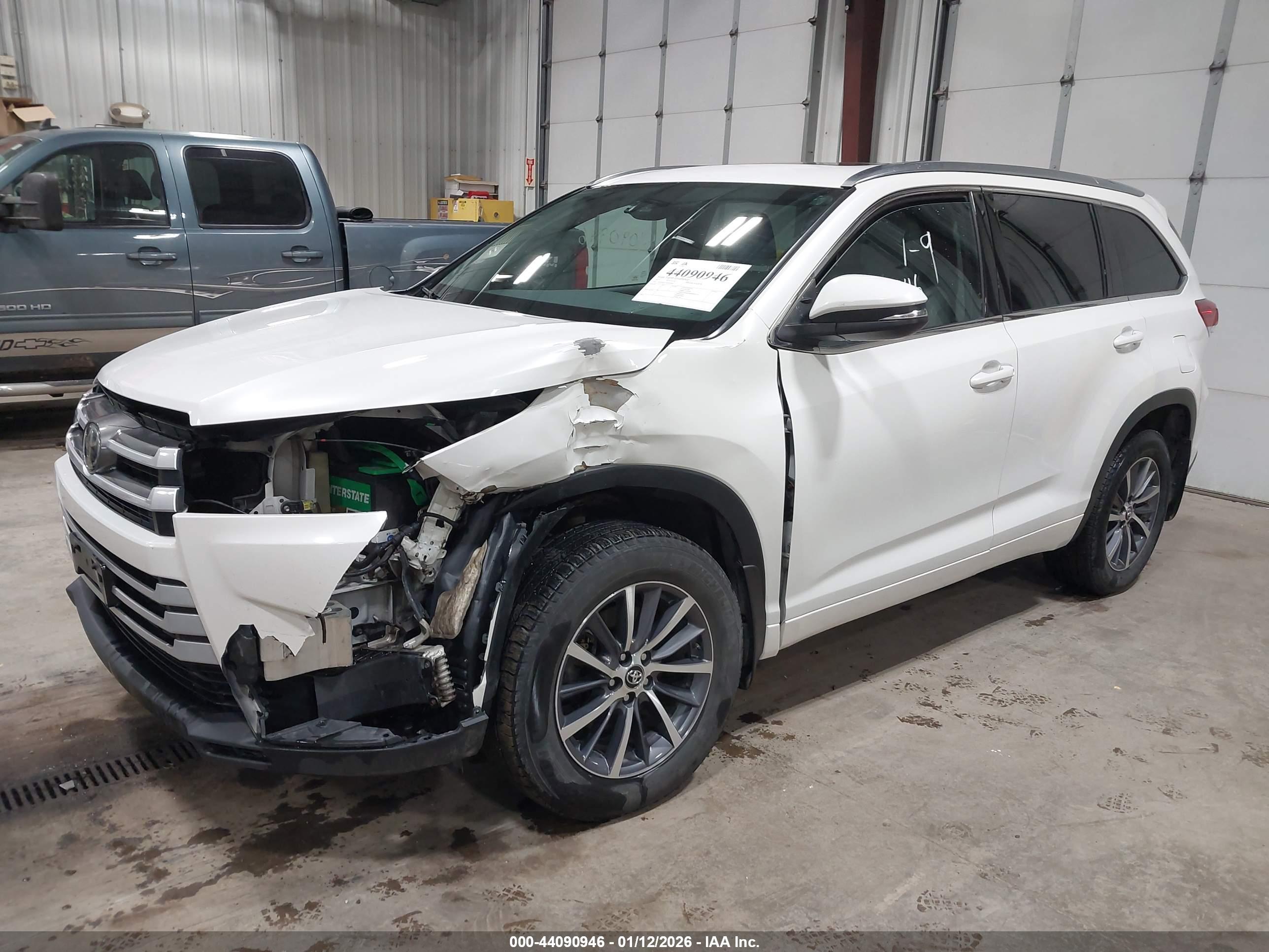 TOYOTA HIGHLANDER image 2