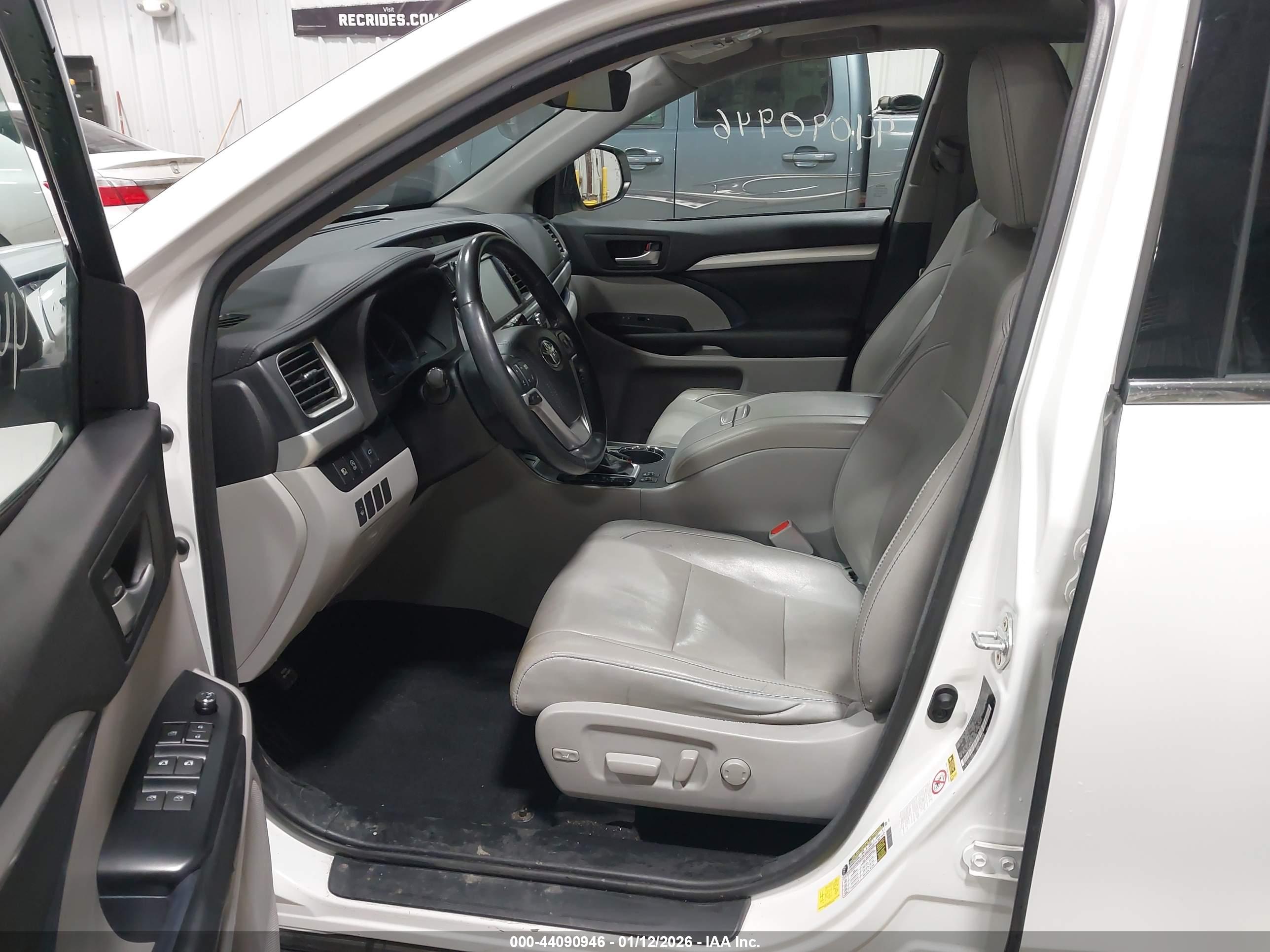 TOYOTA HIGHLANDER image 5