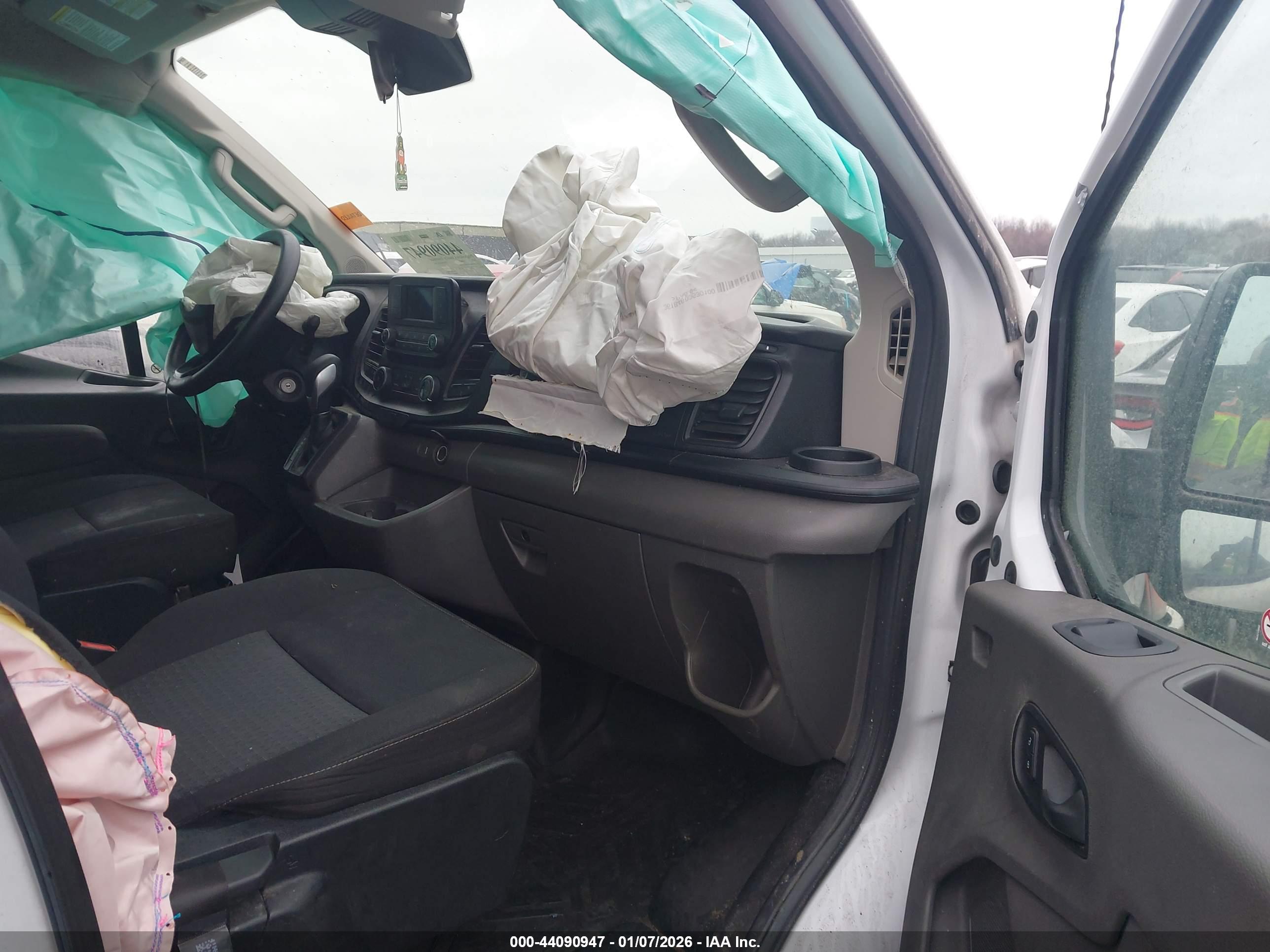 FORD TRANSIT-250 image 5