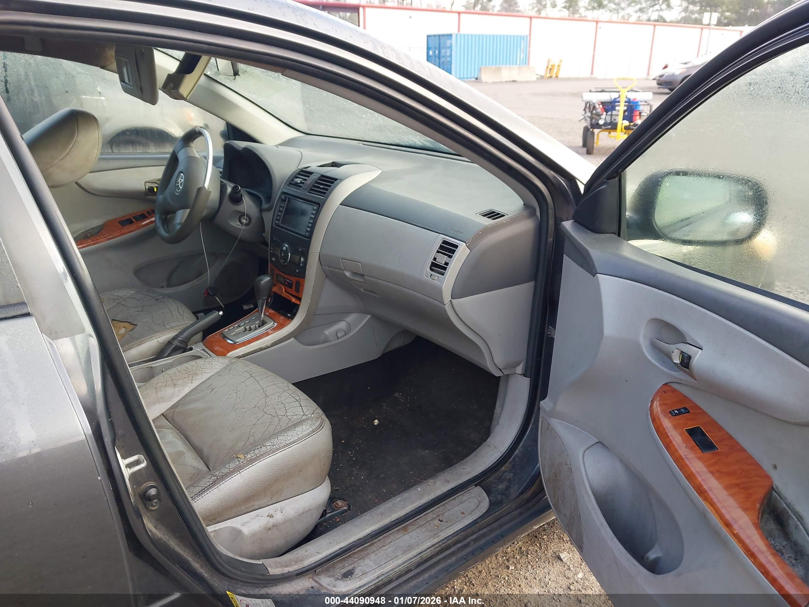 TOYOTA COROLLA image 5