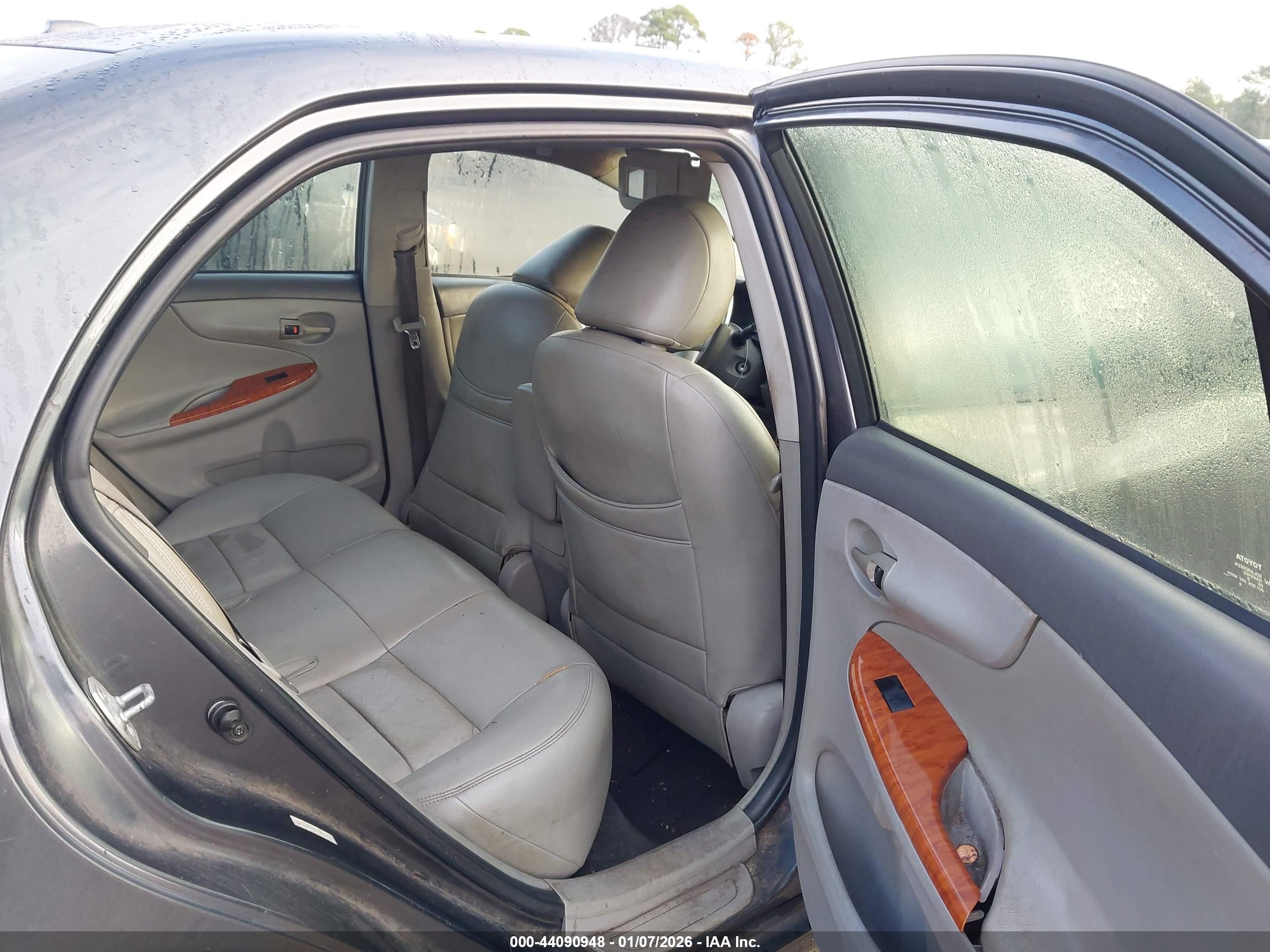 TOYOTA COROLLA image 8