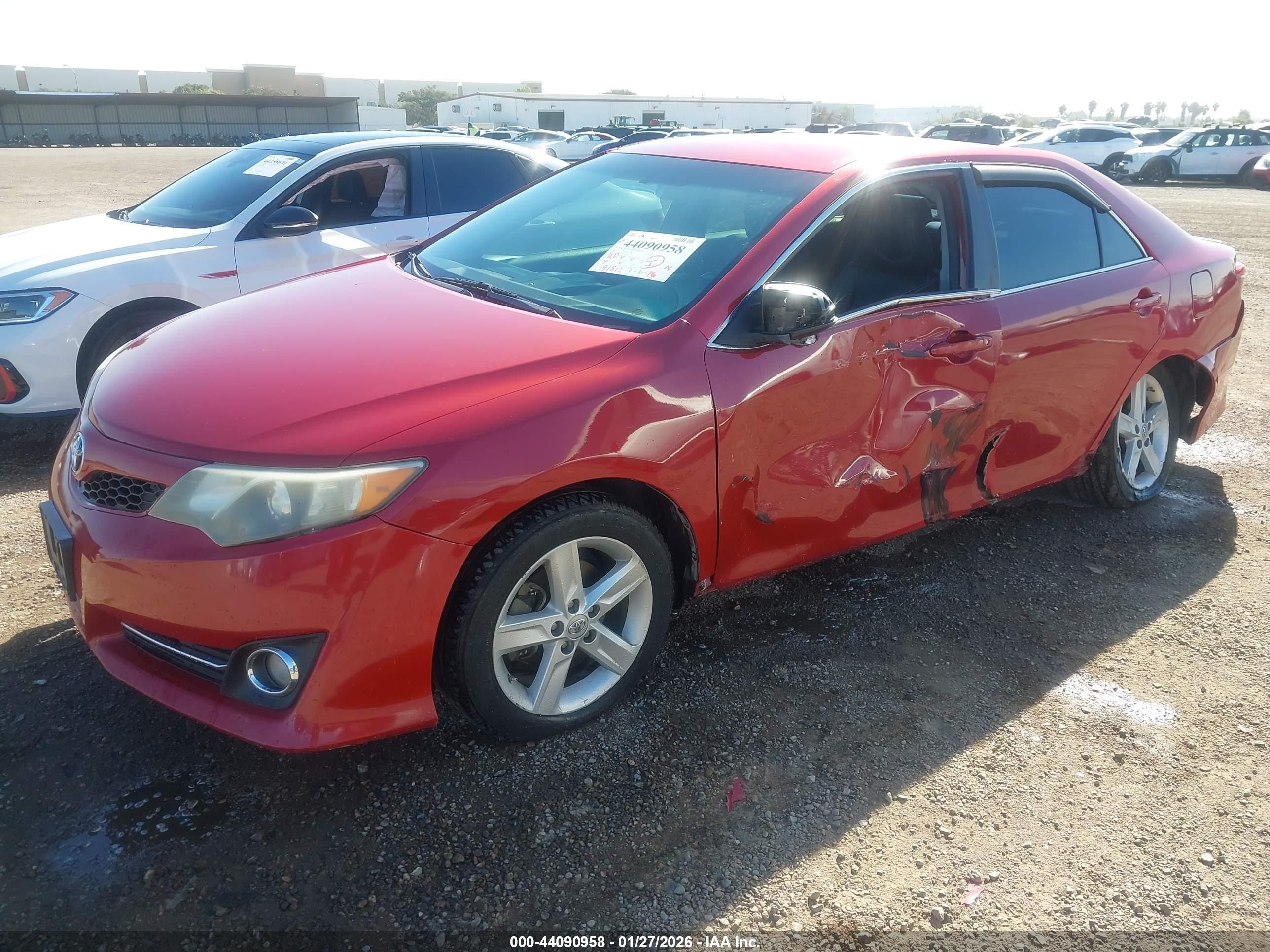 TOYOTA CAMRY image 2