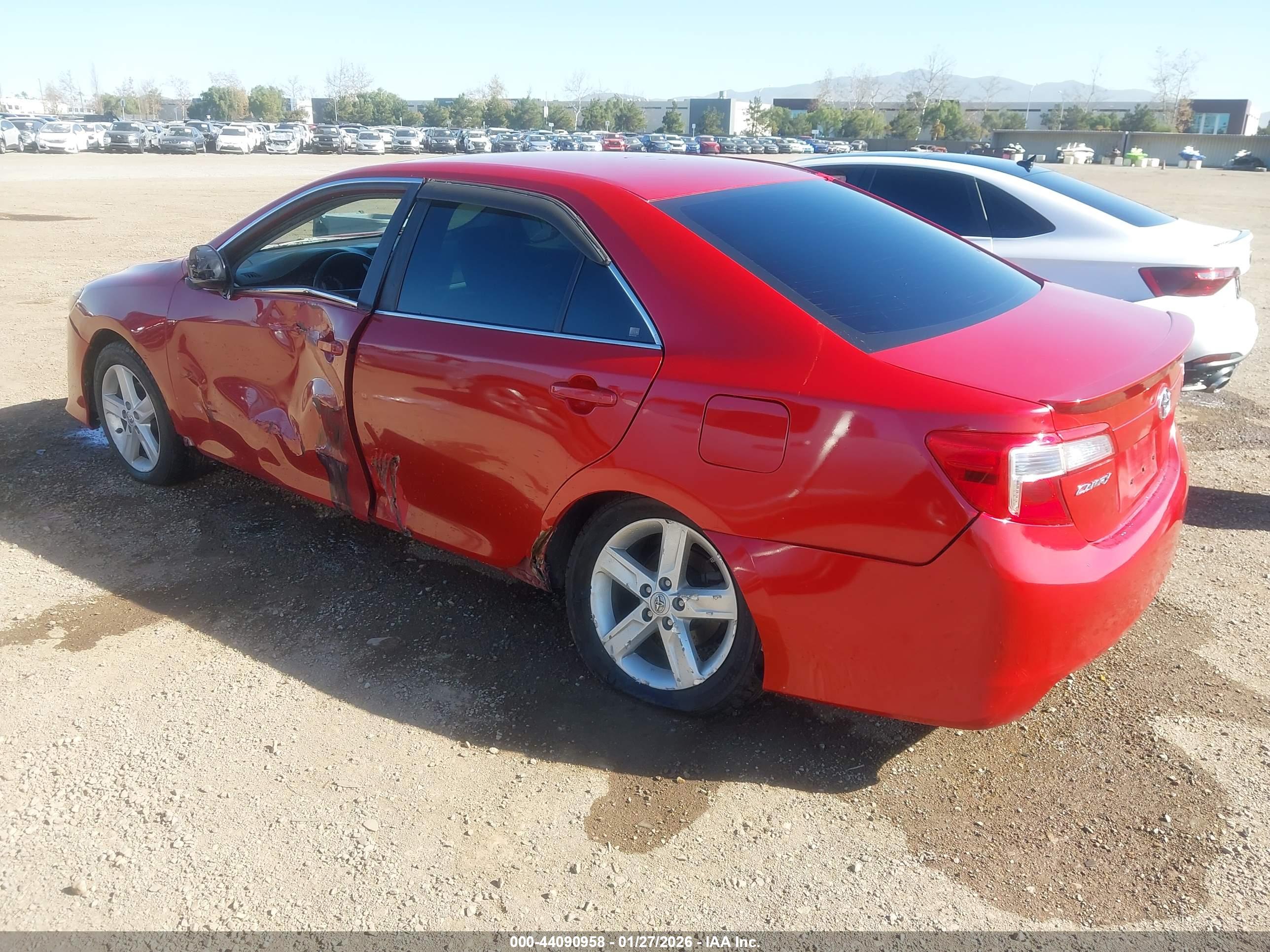 TOYOTA CAMRY image 3