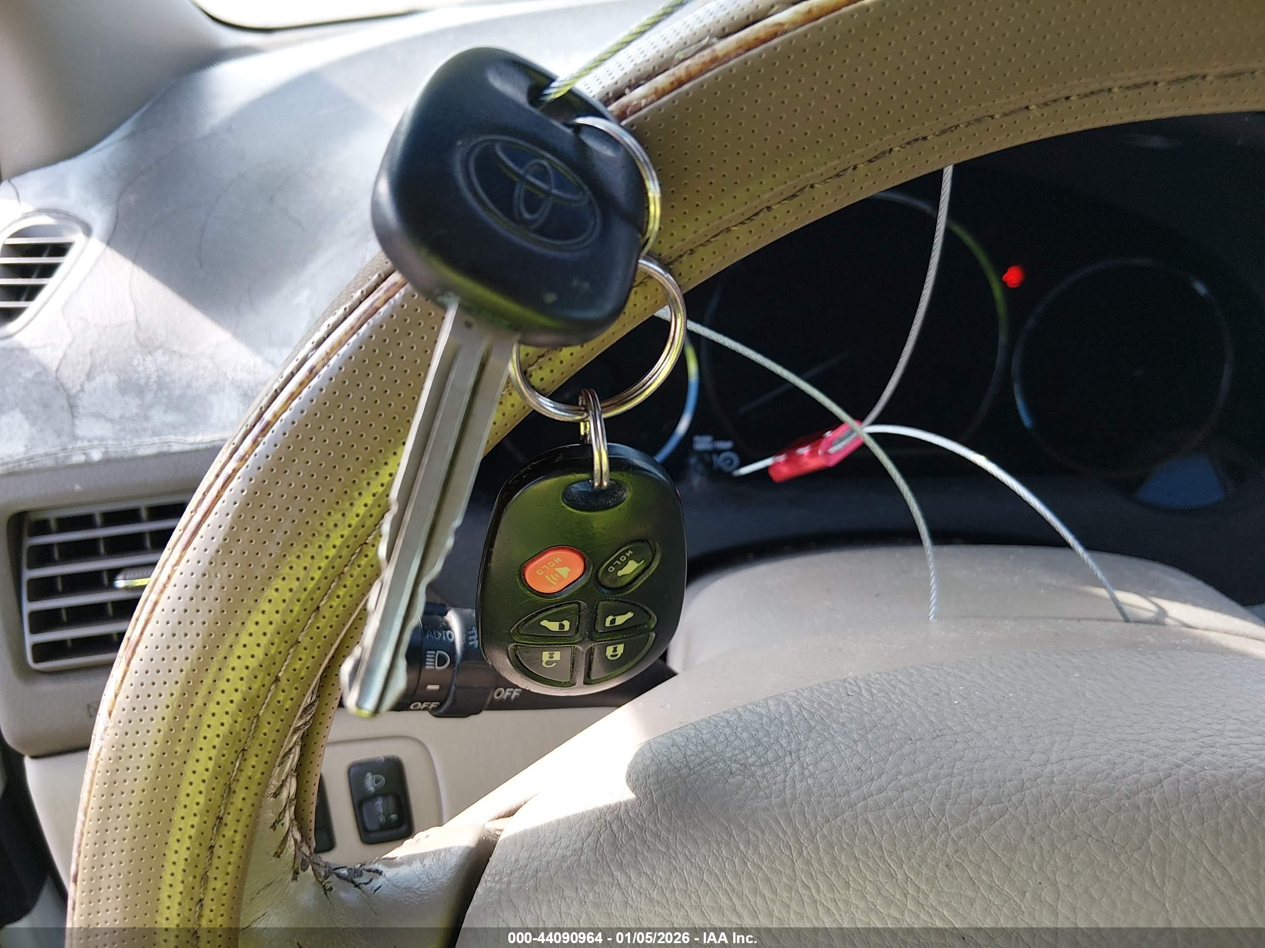 TOYOTA SIENNA image 11